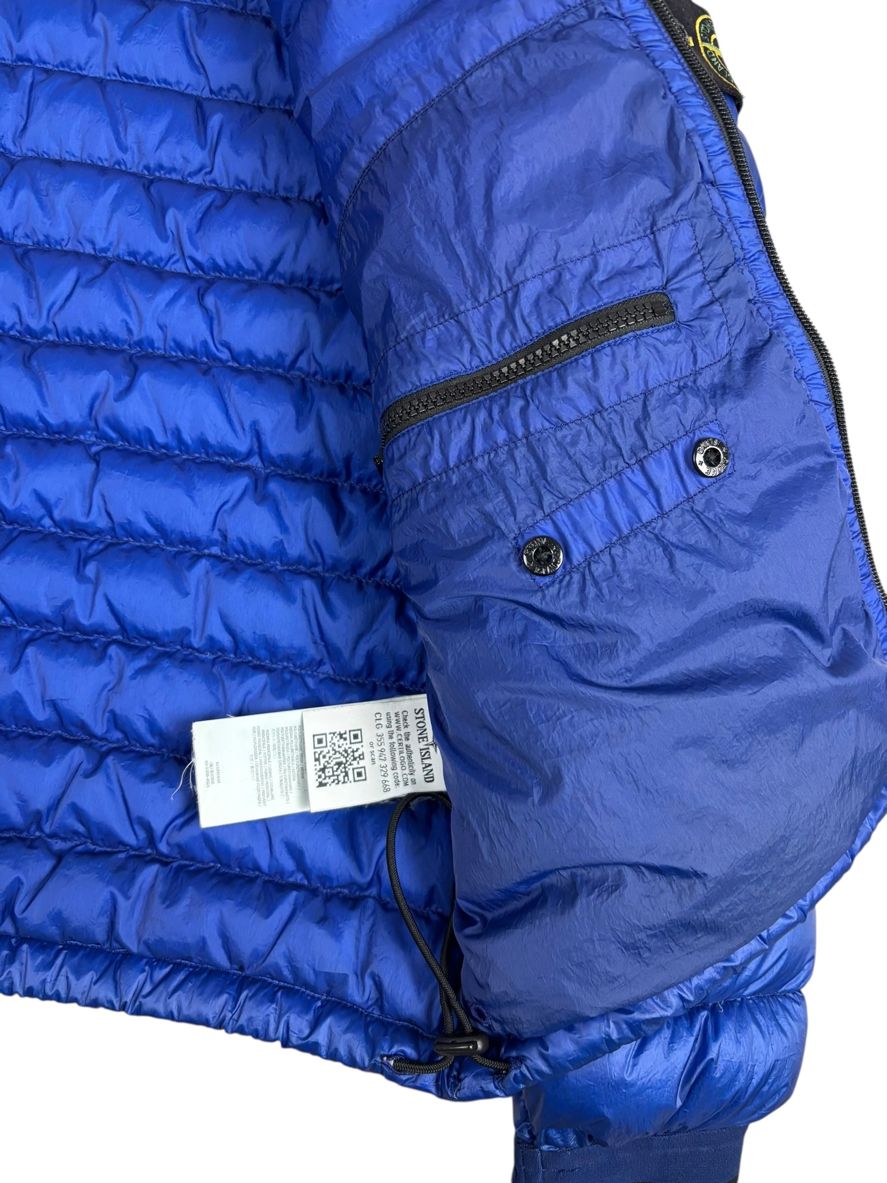 Doudoune Stone Island bleu taille M - Logo et étiquette