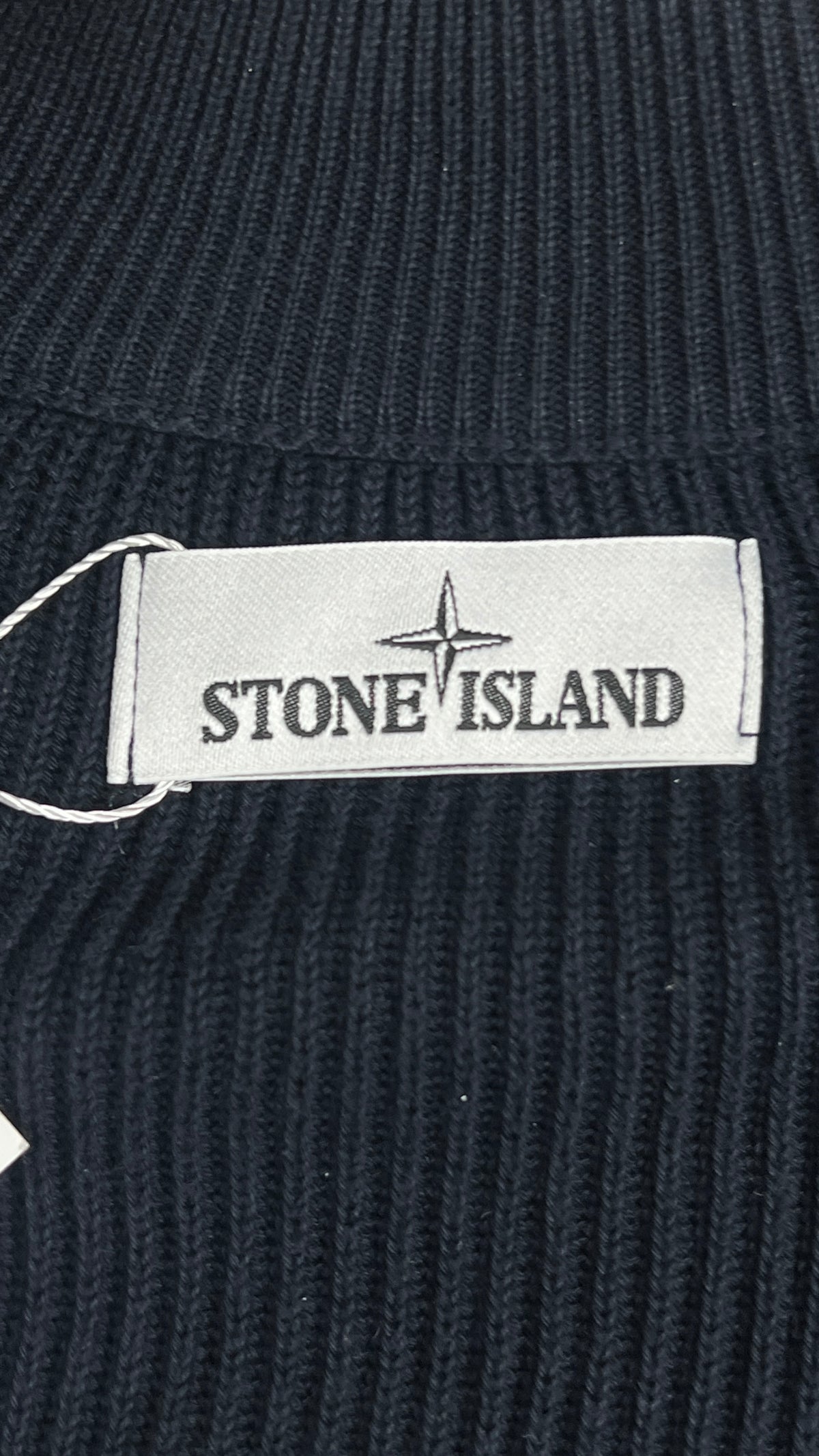 Gilet Zippé Stone Island marine, détail étiquettes et finitions — vue 5