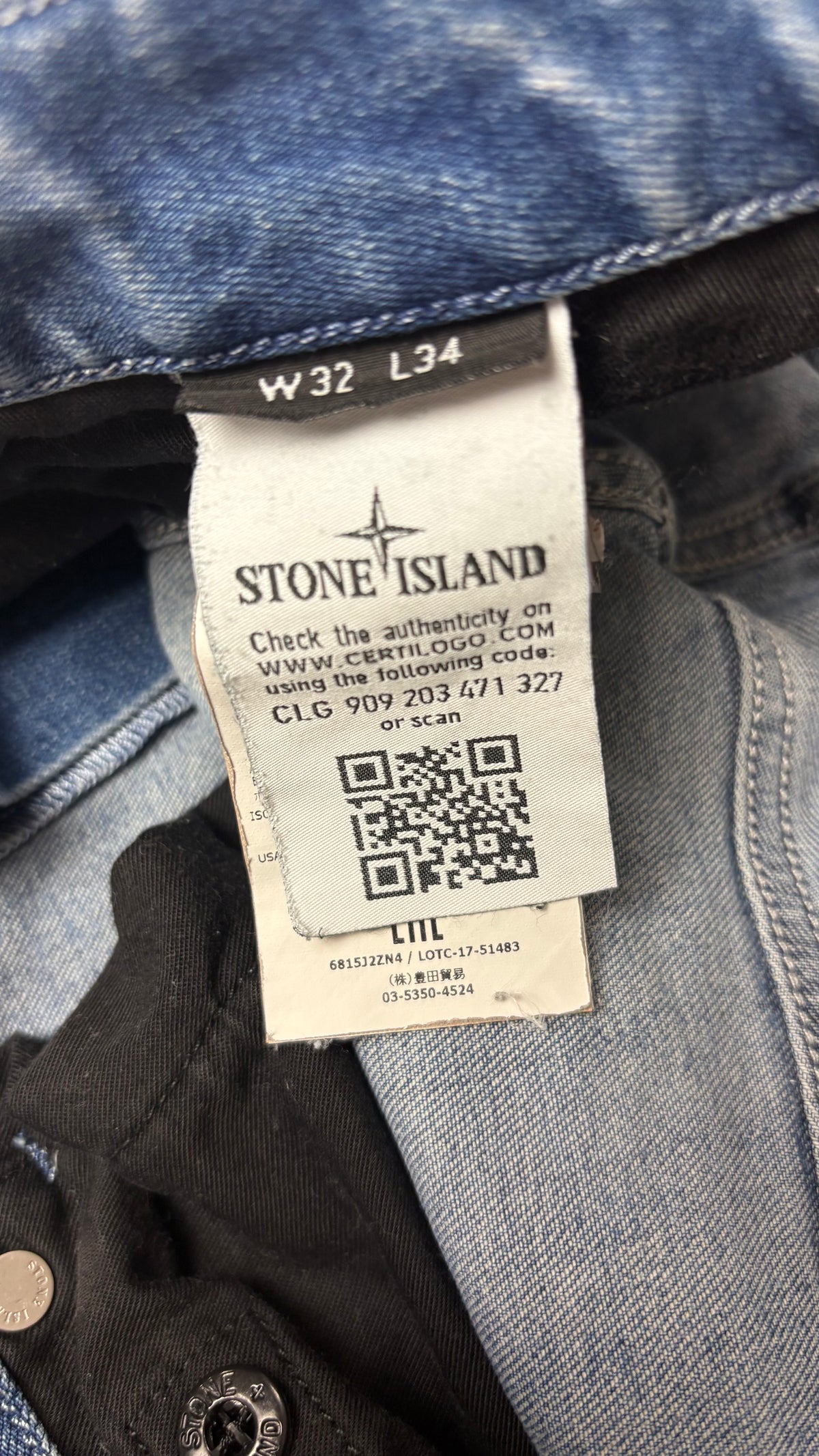 Jean Stone Island bleu taille W32, détail étiquettes et finitions — vue 4