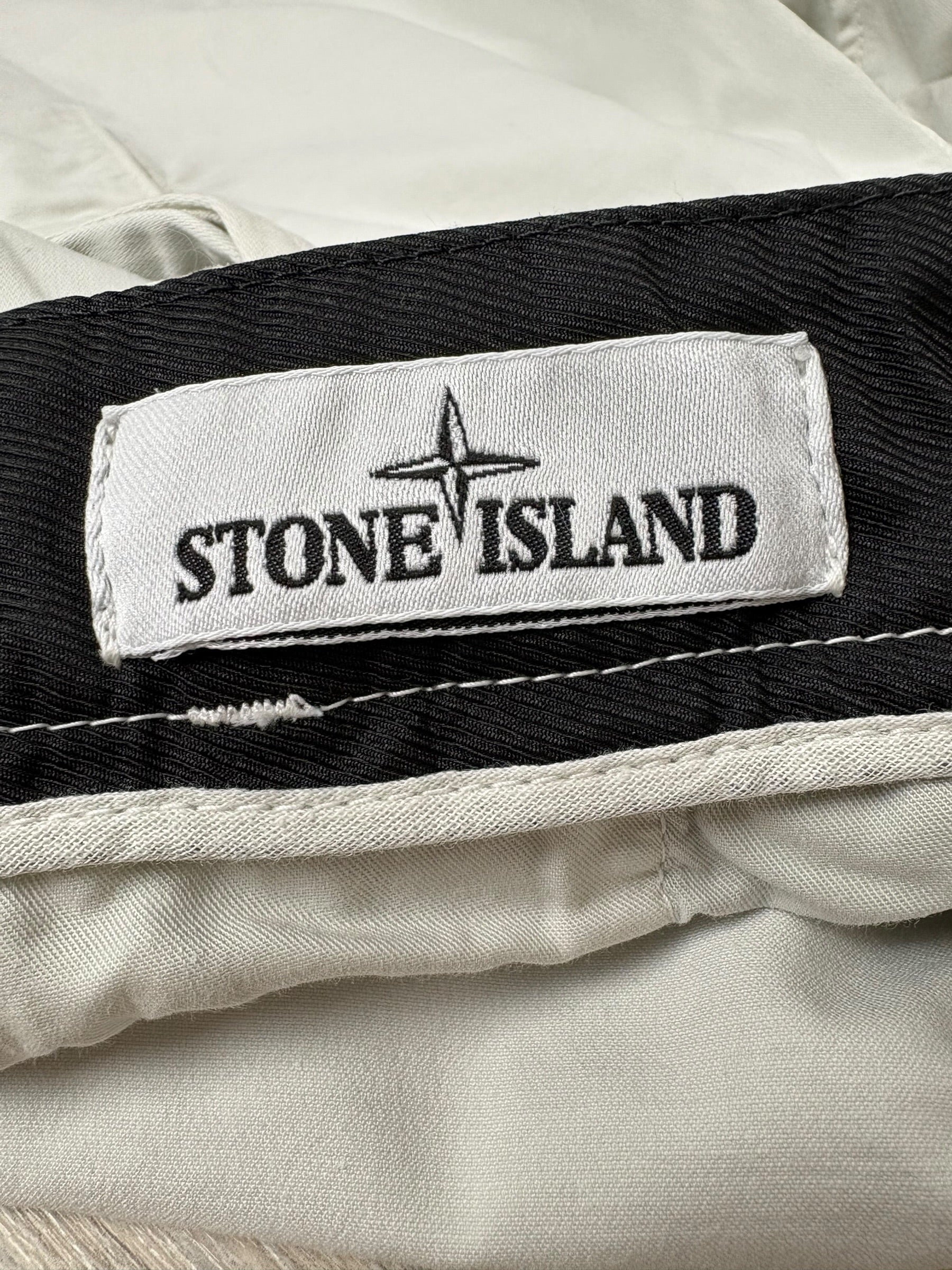 Pantalon Stone Island blanc taille PANTALON W31 - Vue côté