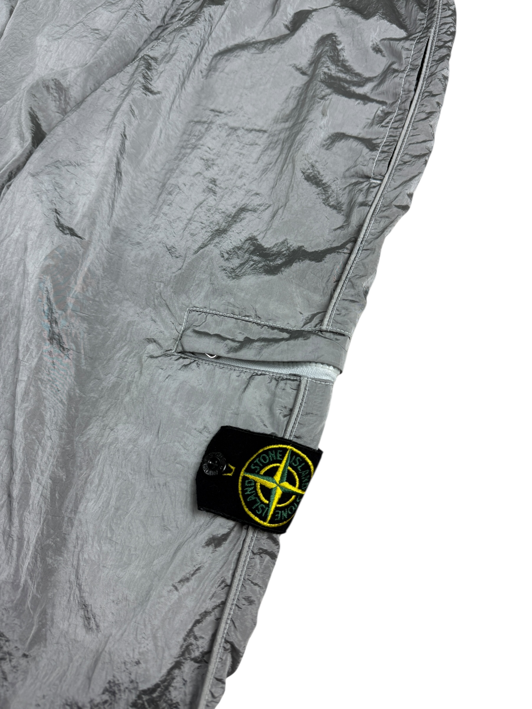 Pantalon Stone Island gris métallisé taille PANTALON W34 - Vue de dos