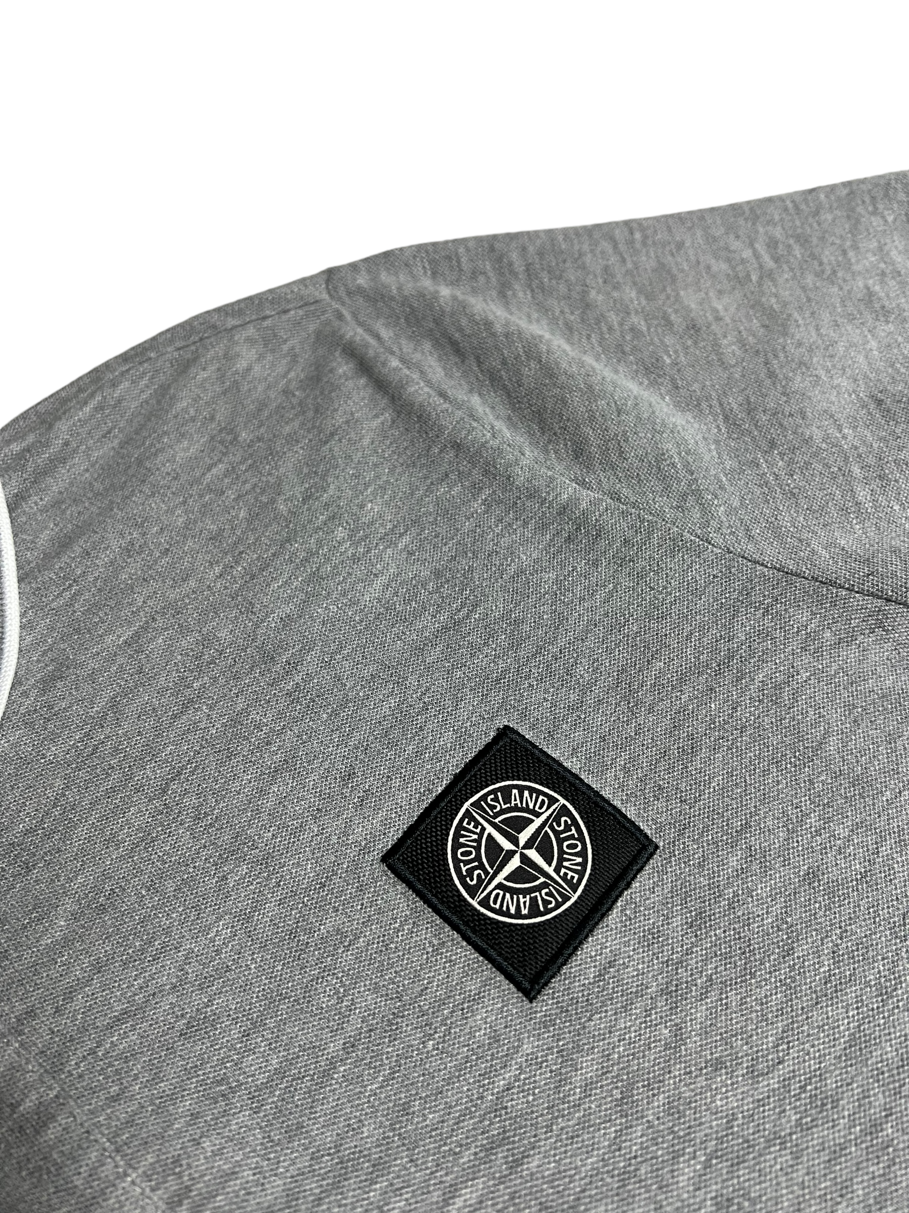 Polo Stone Island gris taille S - Logo et étiquette