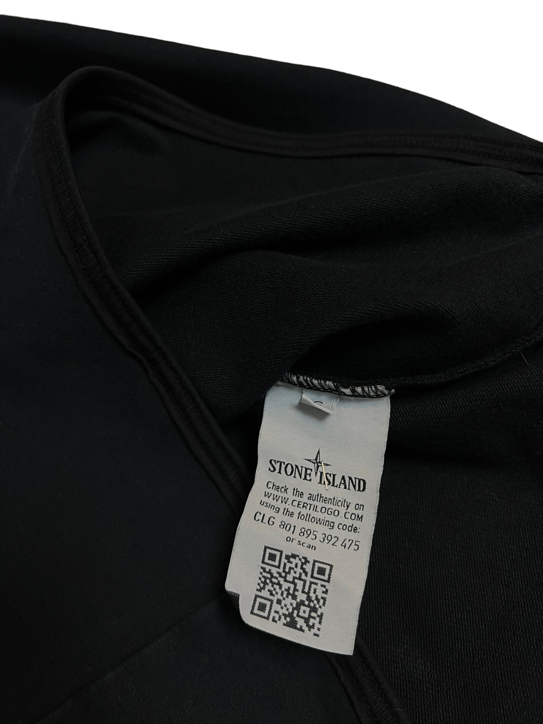 Pull Stone Island bleu marine taille S - Logo et étiquette