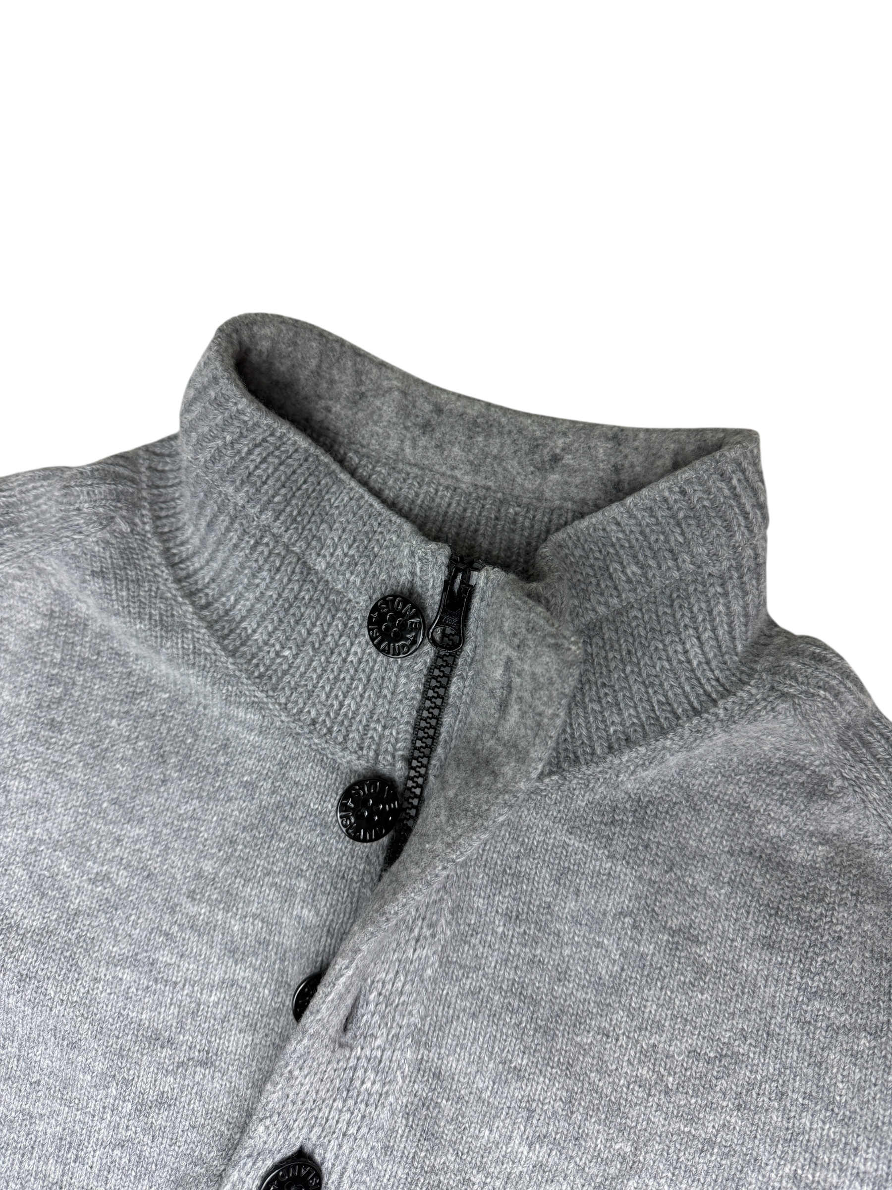 Pull Stone Island gris taille L - Logo et étiquette