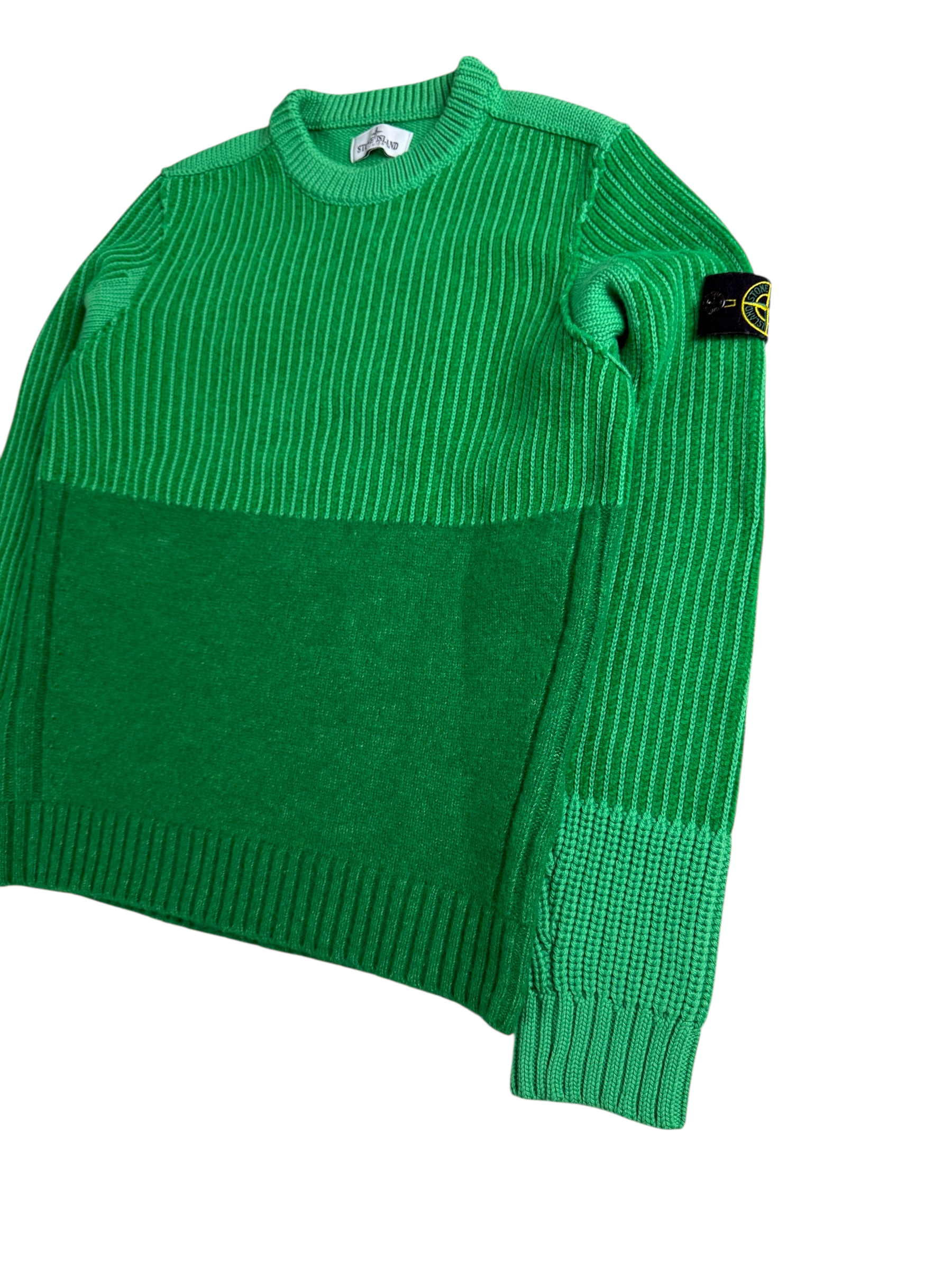 Pull Stone Island vert taille 12 ans - Logo et étiquette