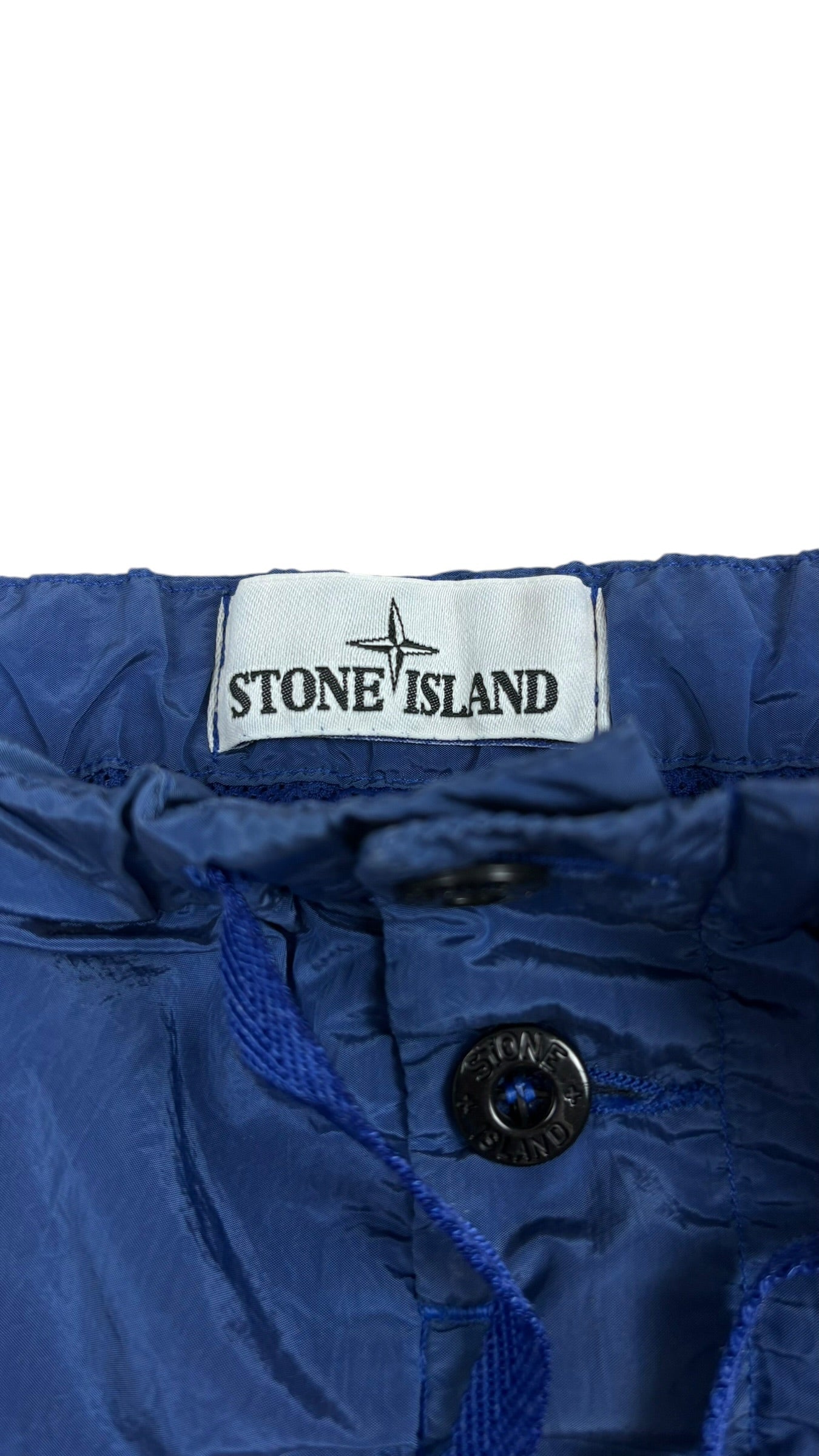 Short Stone Island bleu taille L - Logo et étiquette