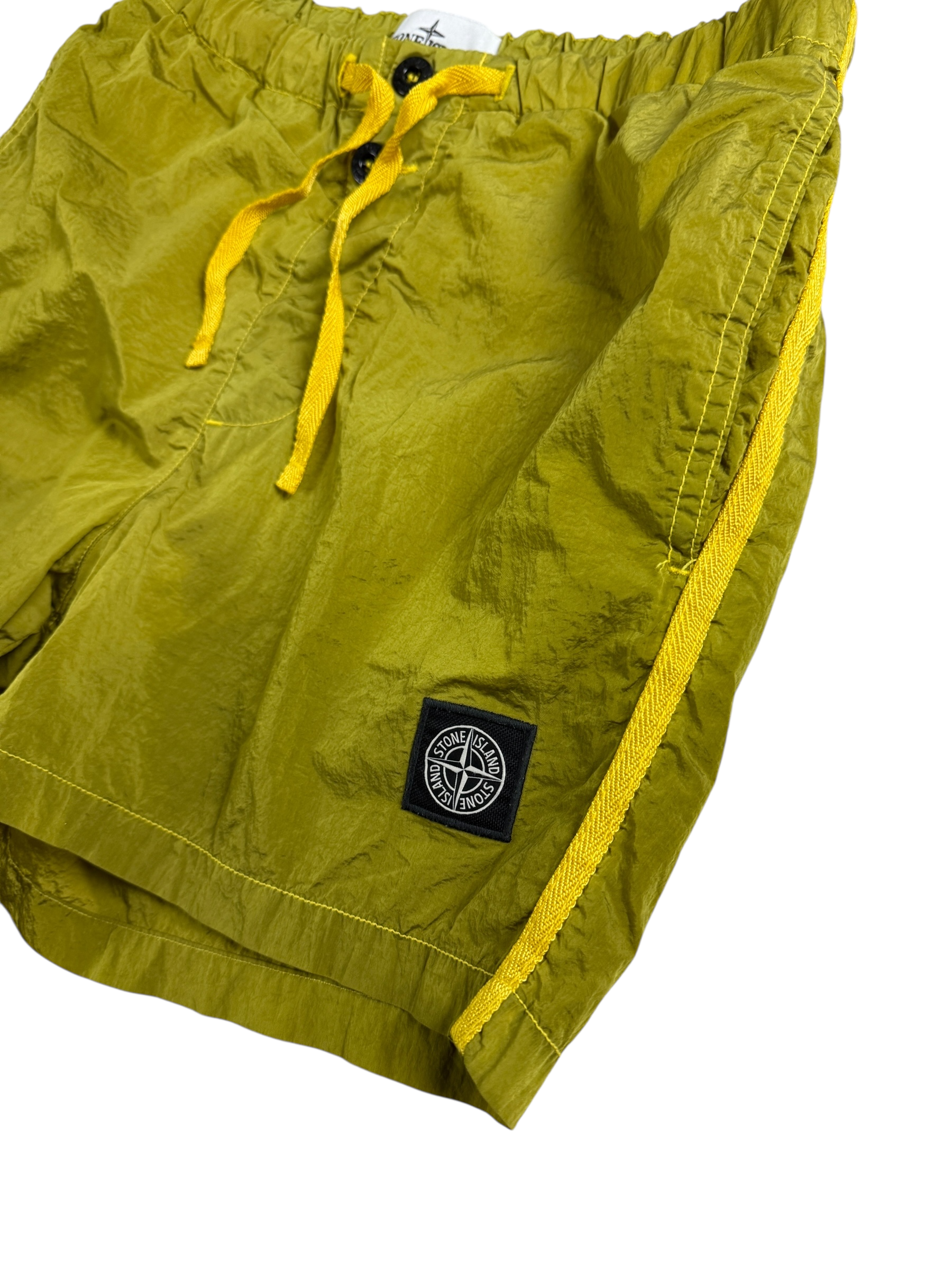 Short Stone Island jaune métallisé taille S - Vue de dos