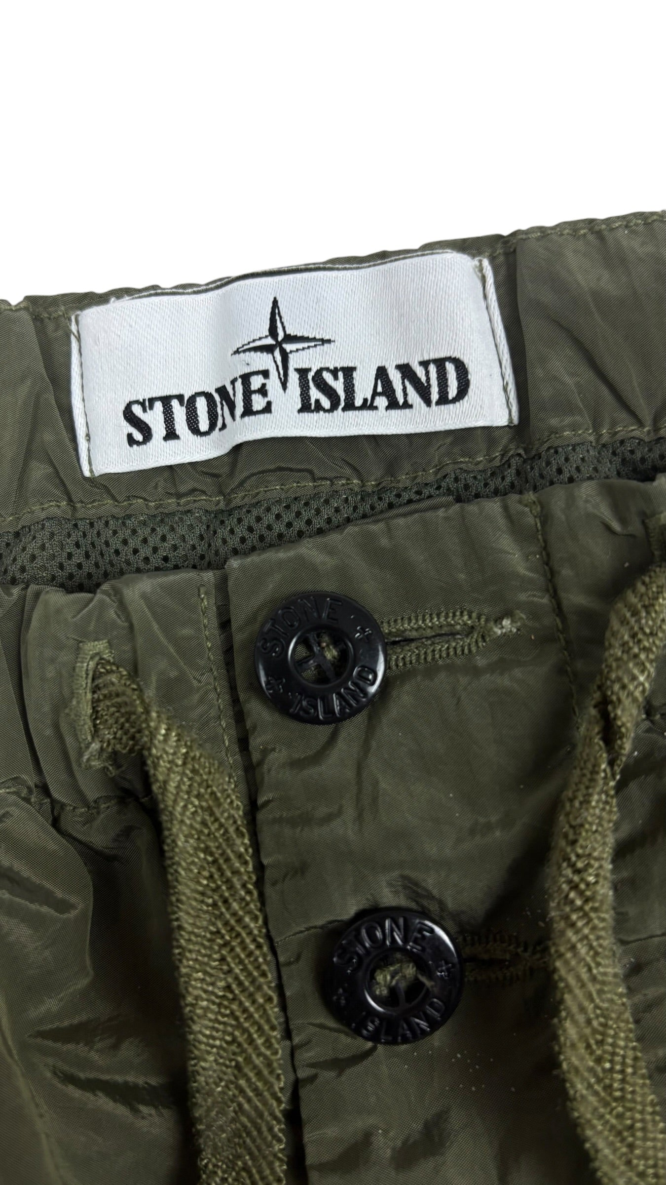 Short Stone Island kaki taille S - Logo et étiquette