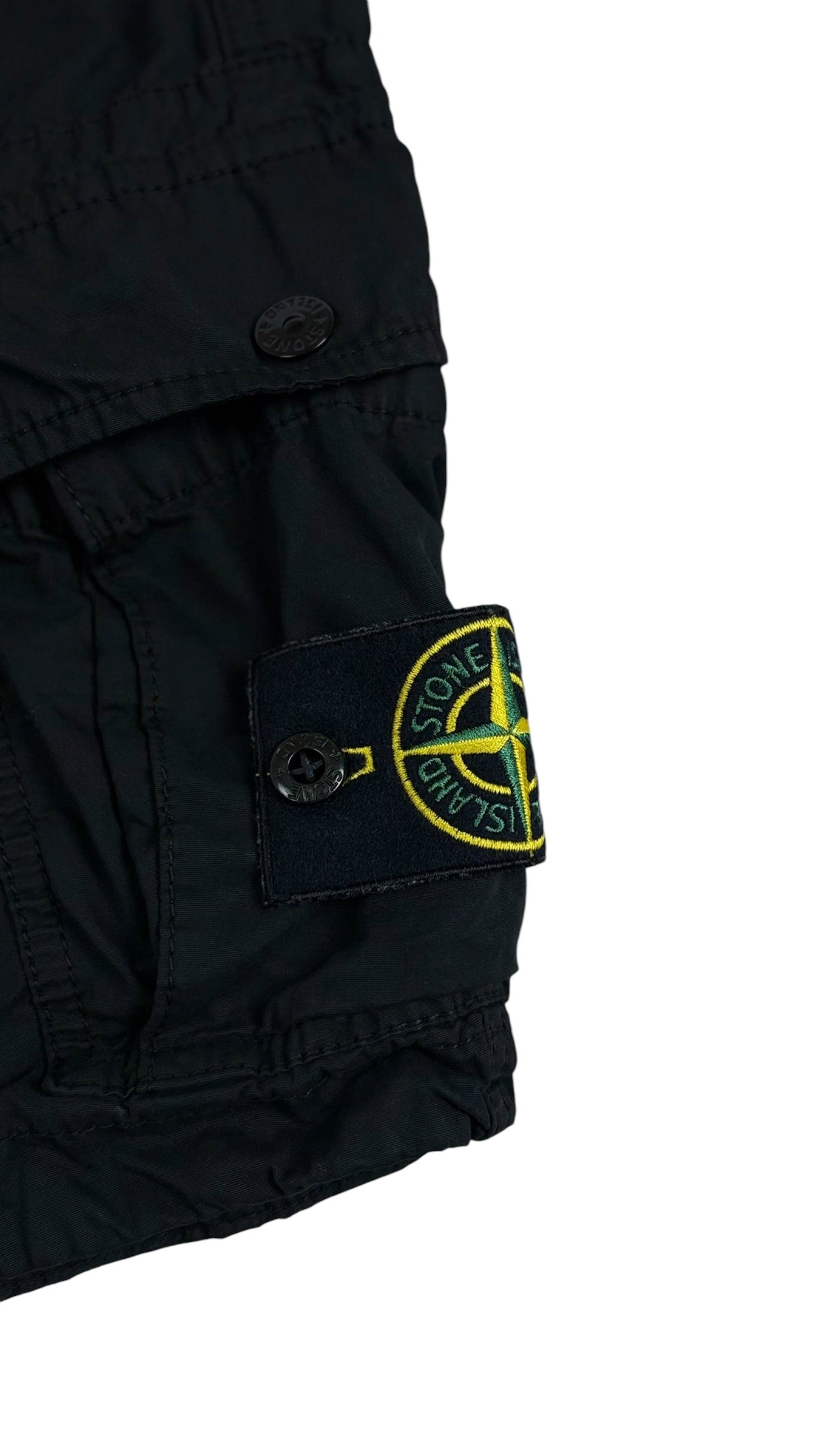 Short Stone Island noir taille W30 - Détail