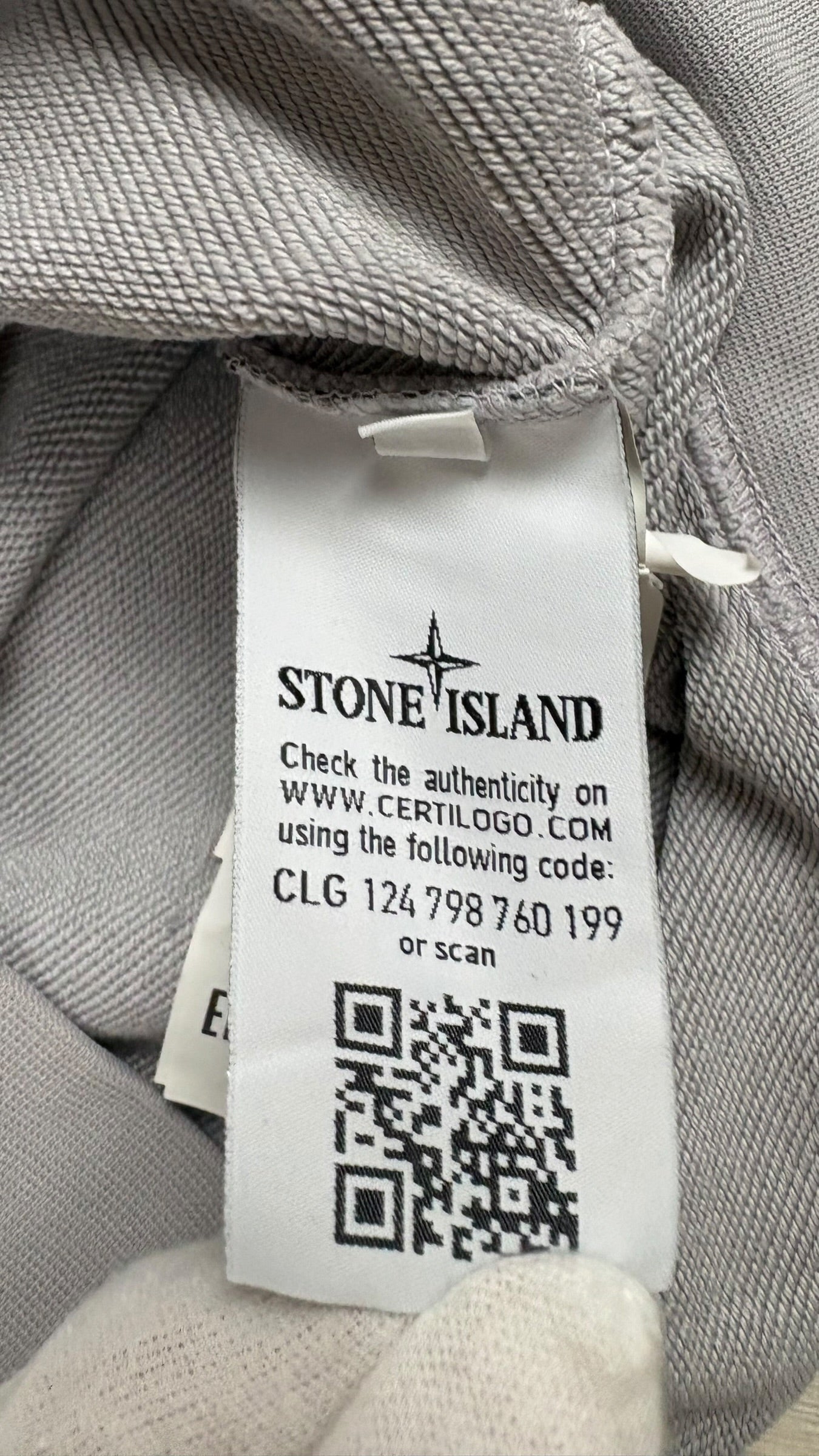 Sweat Stone Island gris taille S - Logo et étiquette