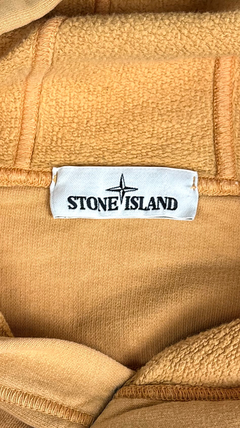 Sweat-shirt Hoodie Stone Island Cotton Fleece camel taille S, détail étiquettes et finitions — vue 3
