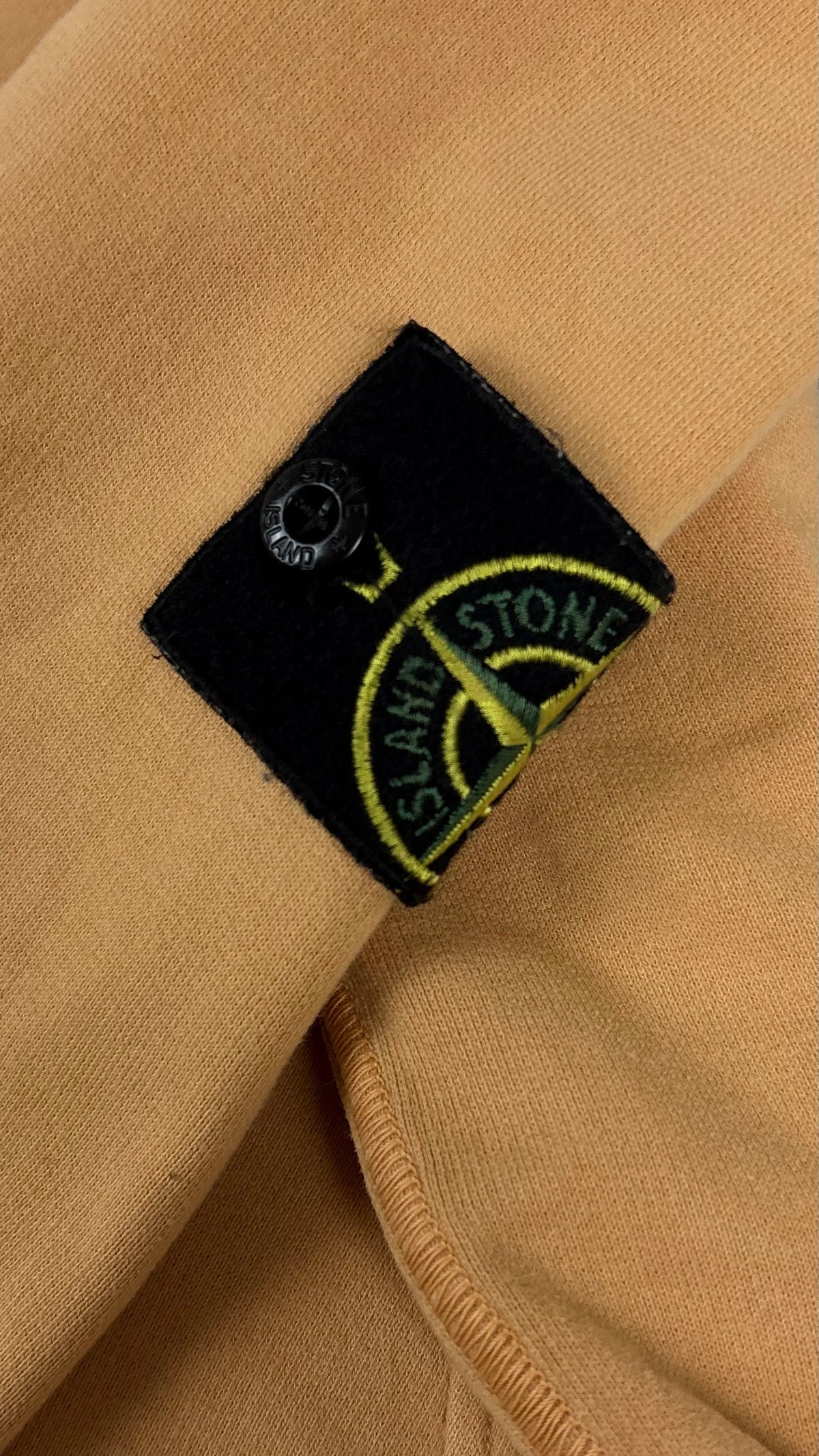 Sweat-shirt Hoodie Stone Island Cotton Fleece camel taille S, détail étiquettes et finitions — vue 4