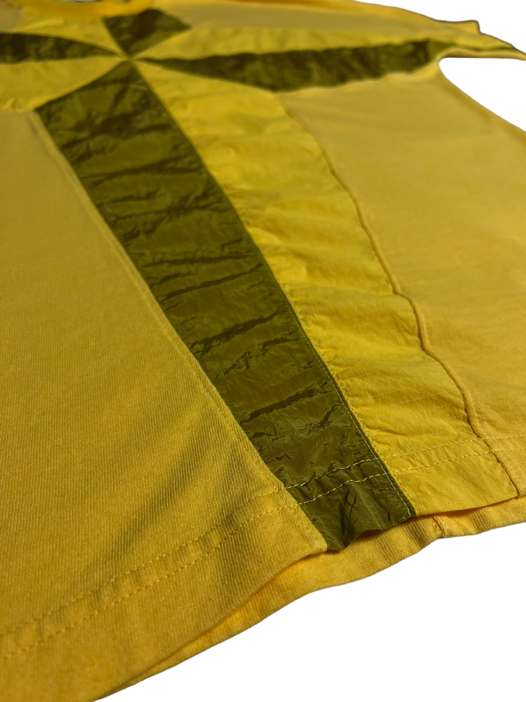 Veste Stone Island jaune taille L - Logo et étiquette