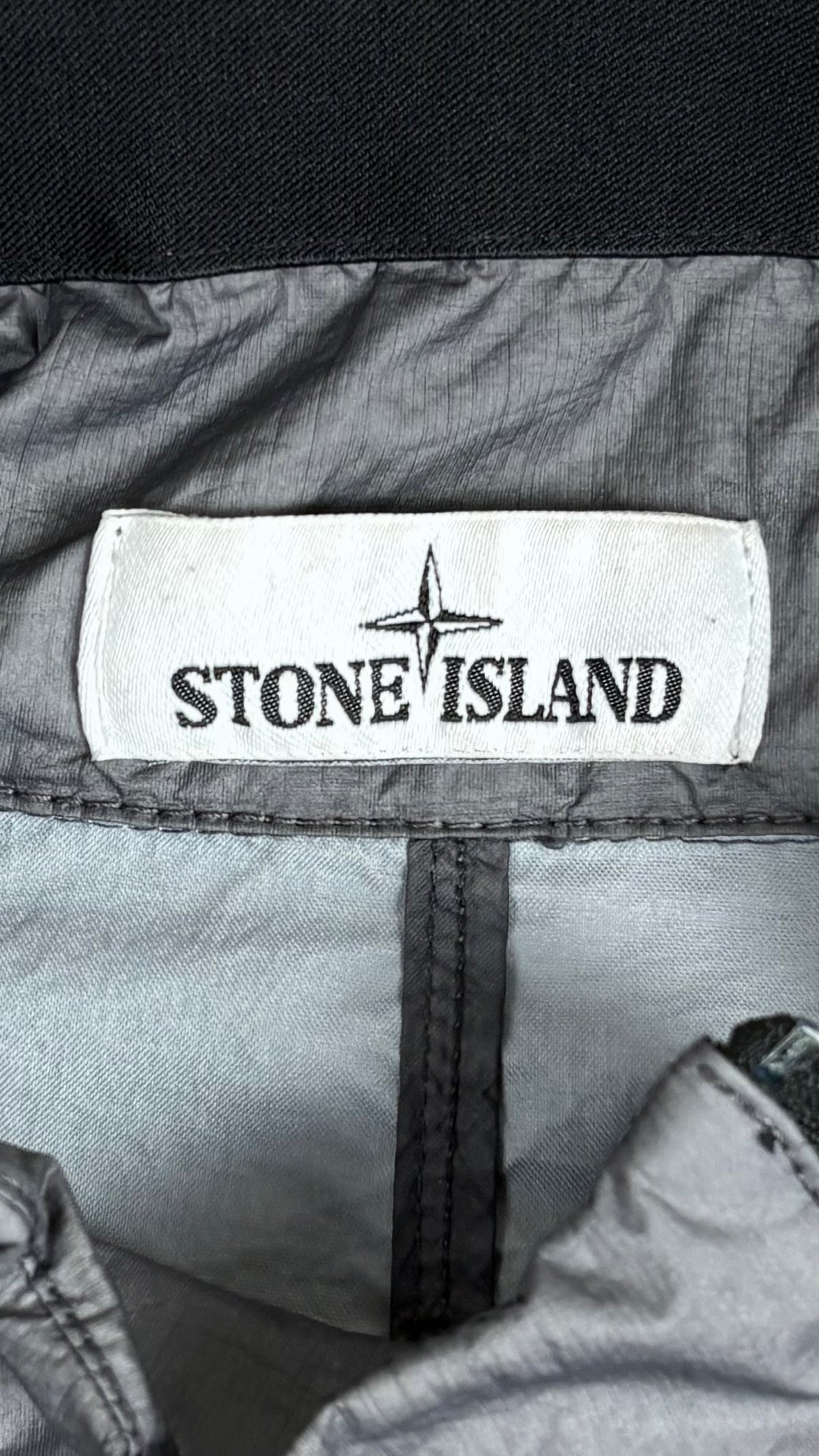 Veste Stone Island Membrana 3L TC Nylon gris taille L, détail étiquettes et finitions — vue 3