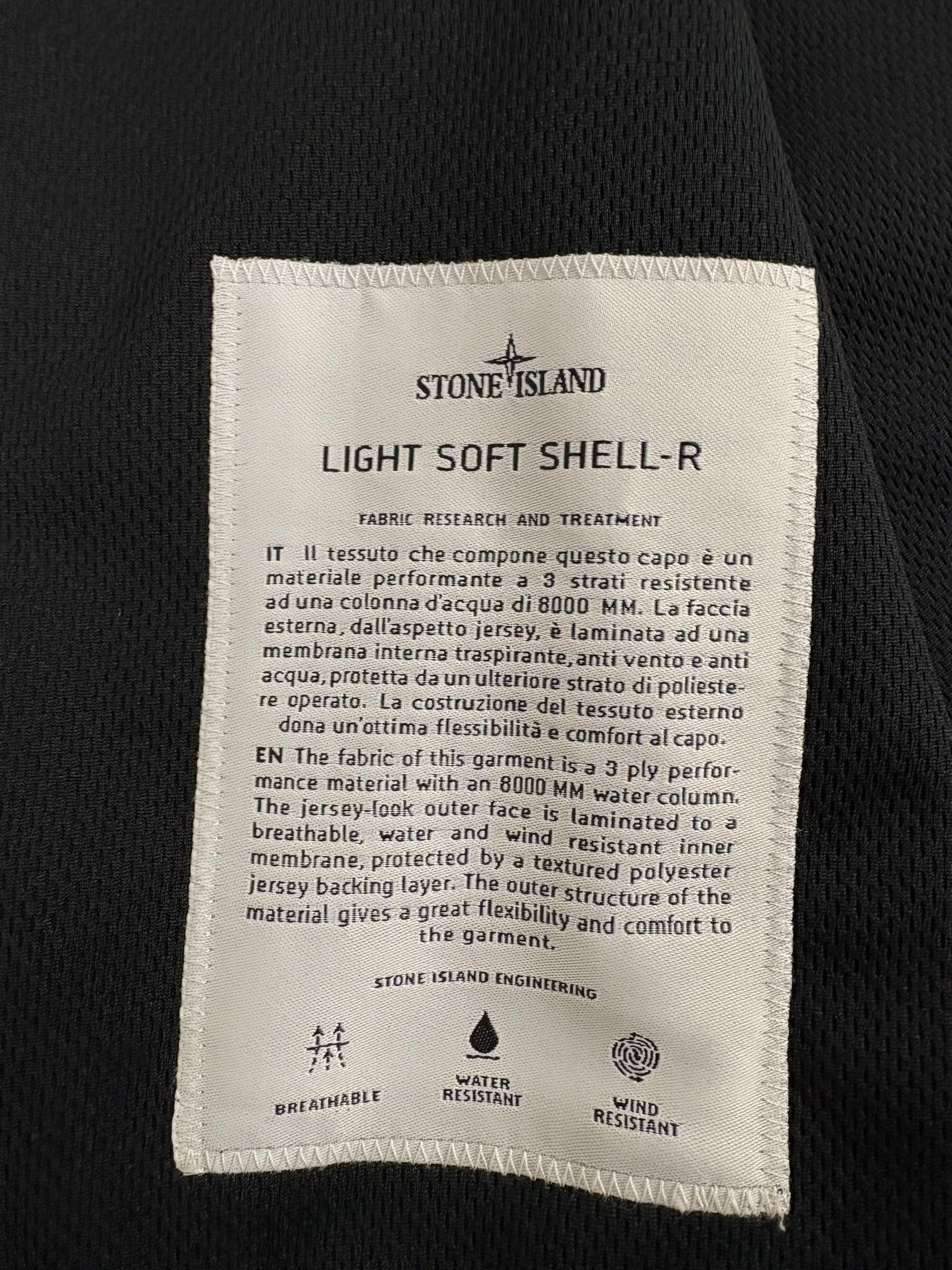 Veste Stone Island noir taille L - Logo et étiquette