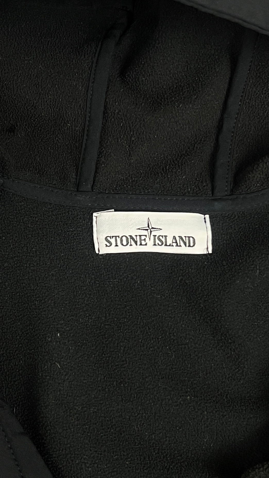 Veste Stone Island Soft Shell-R à Capuche noir, détail étiquettes et finitions — vue 3