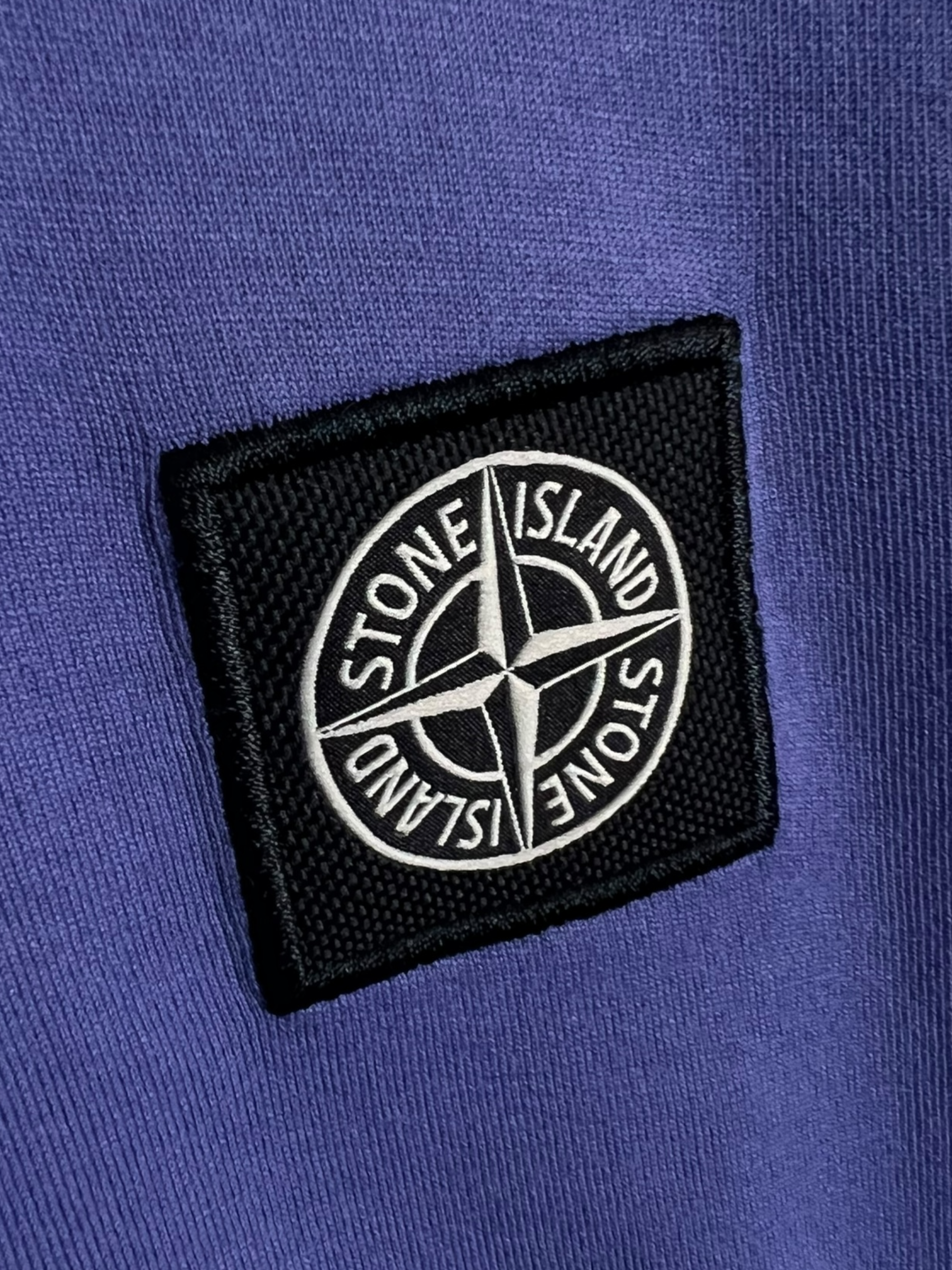 Veste Stone Island violet taille M - Logo et étiquette