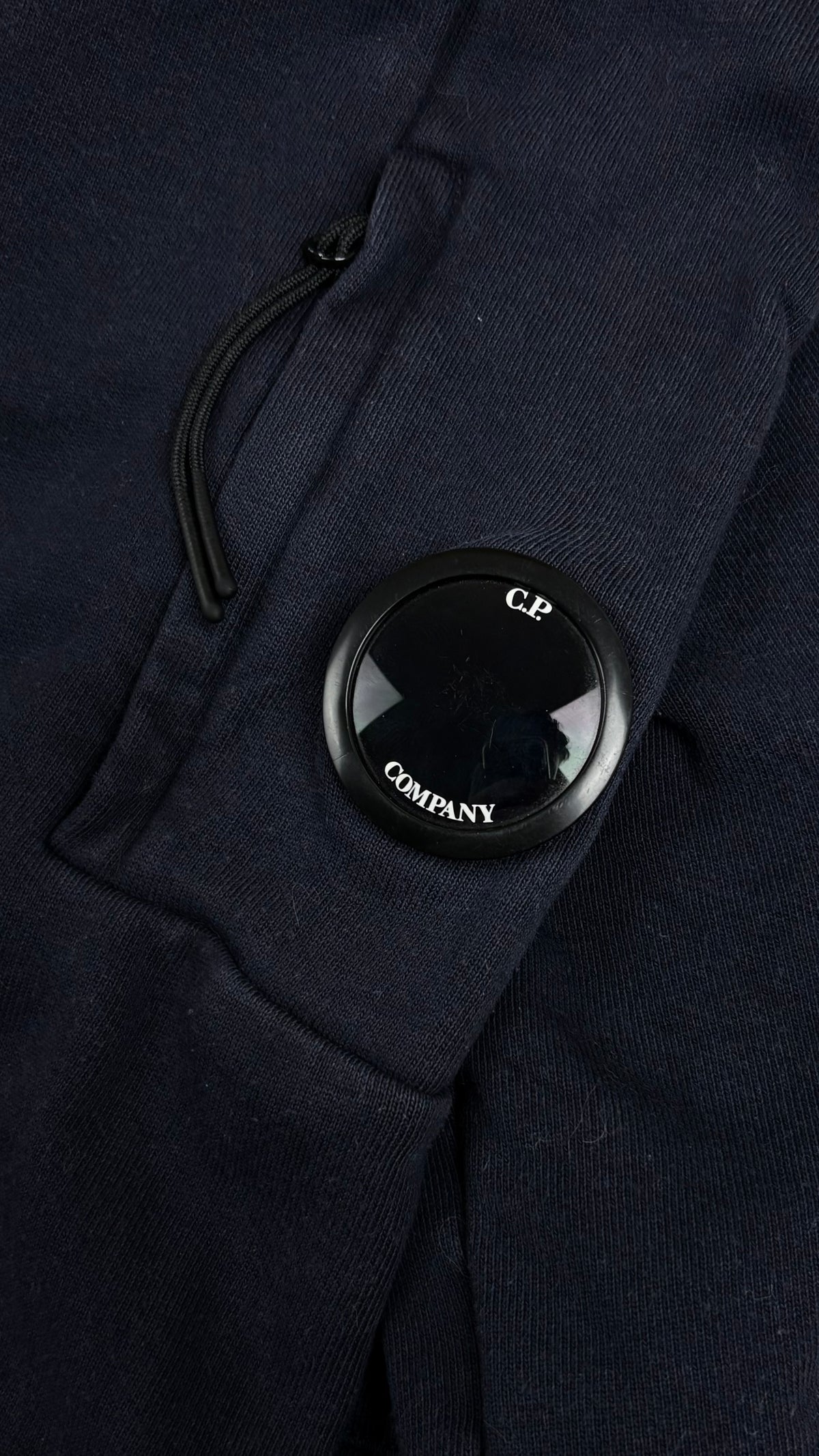 Sweat-shirt Hoodie C.P Company Lens Bande Logo Marine Taille M – photo complémentaire 2 – NB08 Shop
