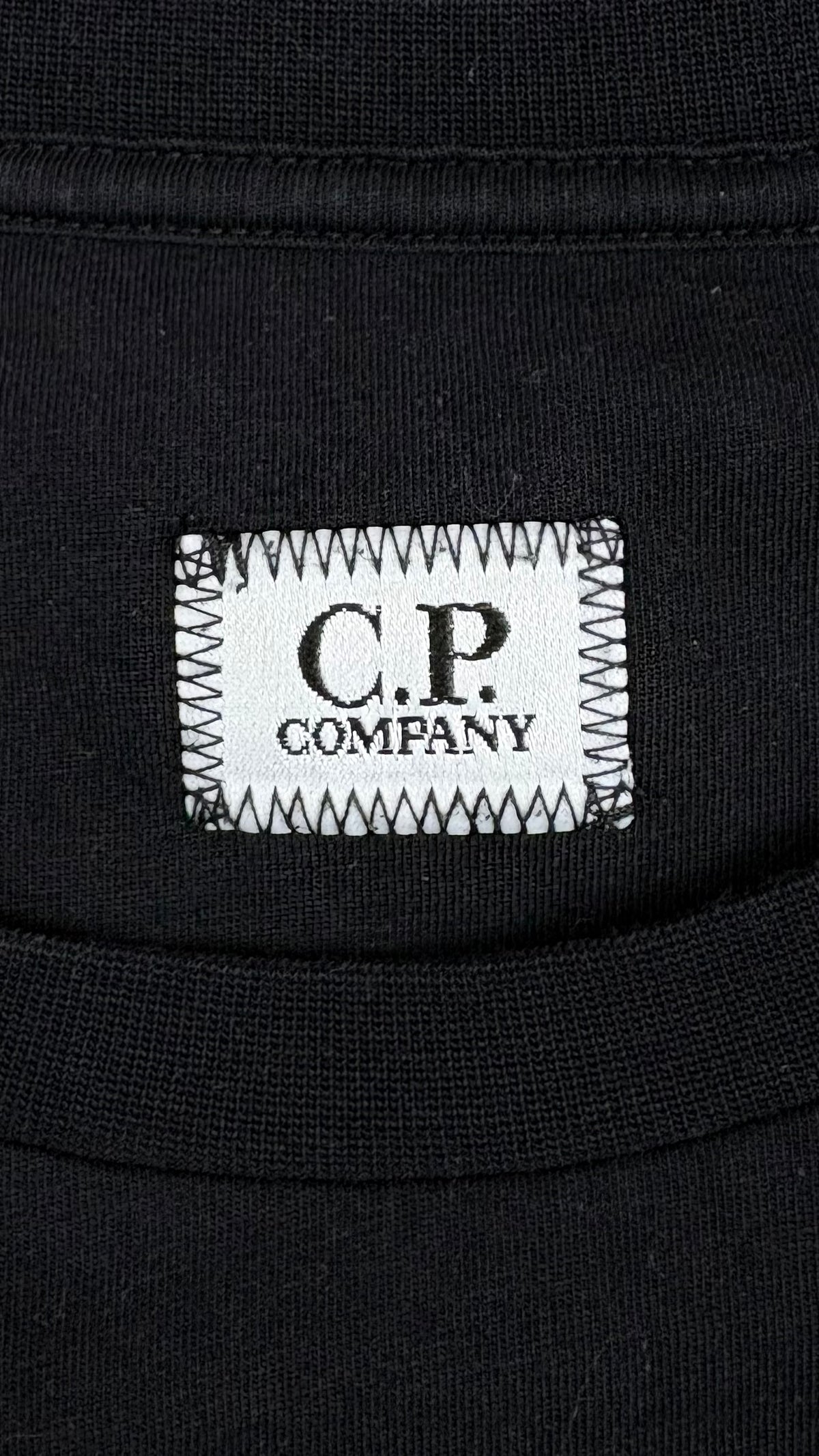 Tee-shirt Manches Longues C.P Company Logo Imprimé Noir taille L – photo complémentaire 1 – NB08 Shop