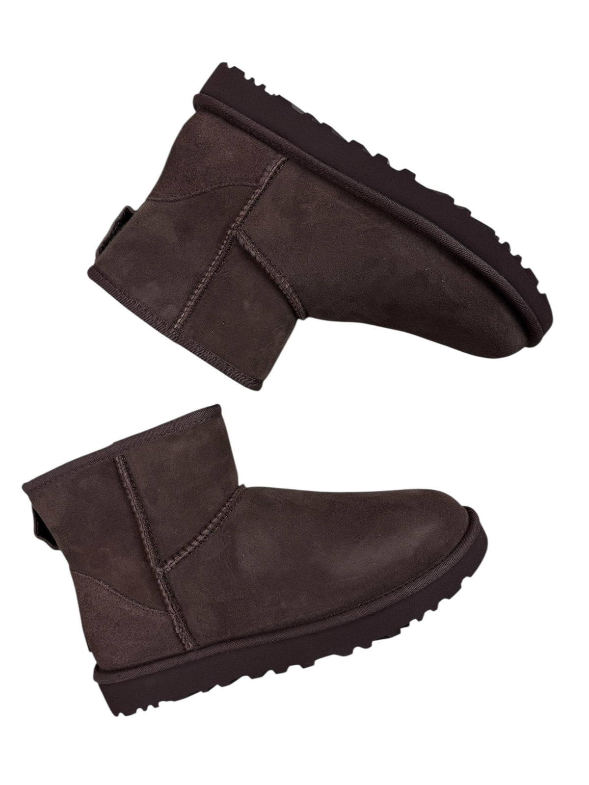 Bottes UGG Classic Mini II Burnt Cedar, détail matière et finitions — vue 3