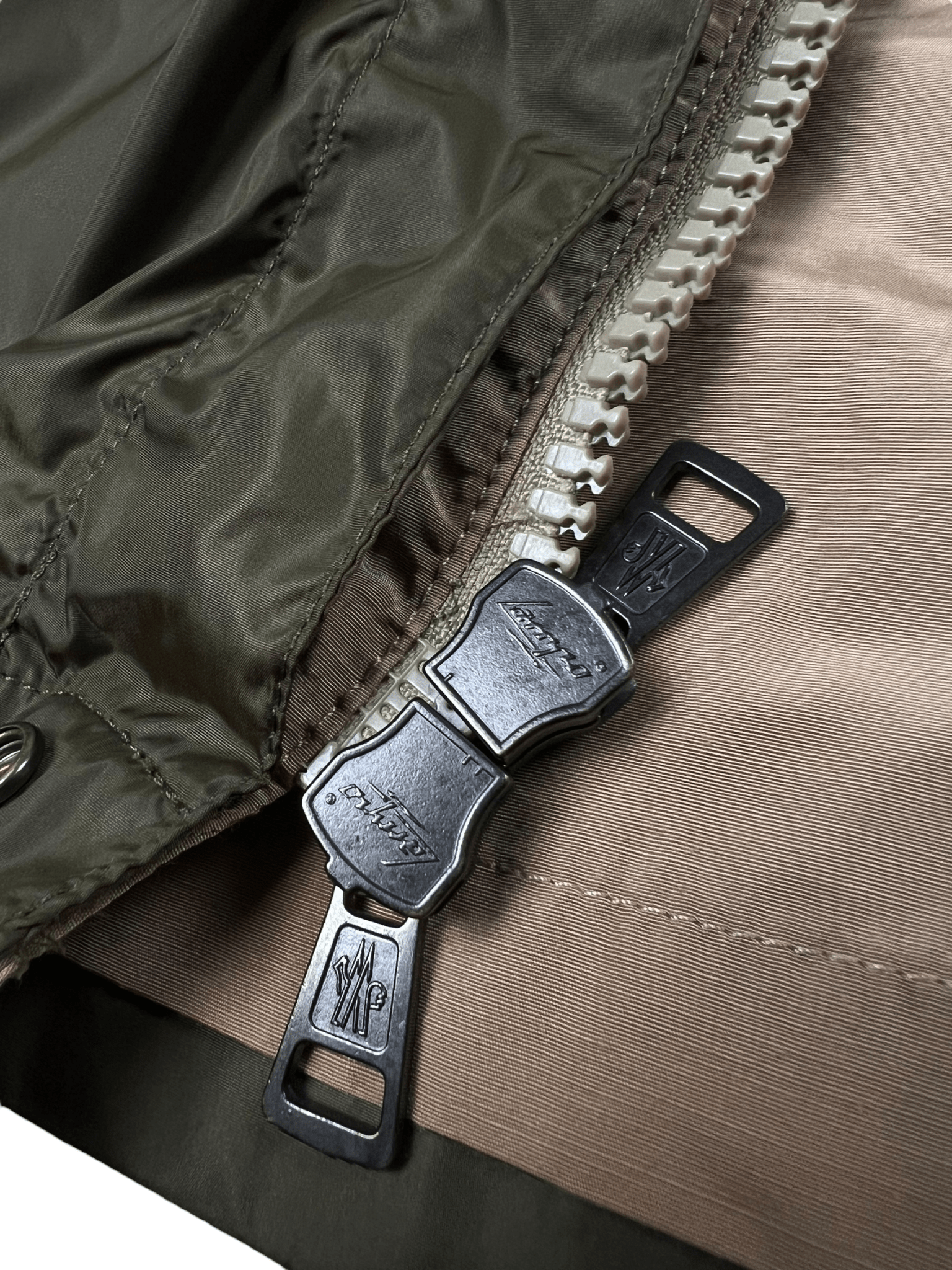 VESTE MONCLER RÉVERSIBLE ROY - NB08 SHOP