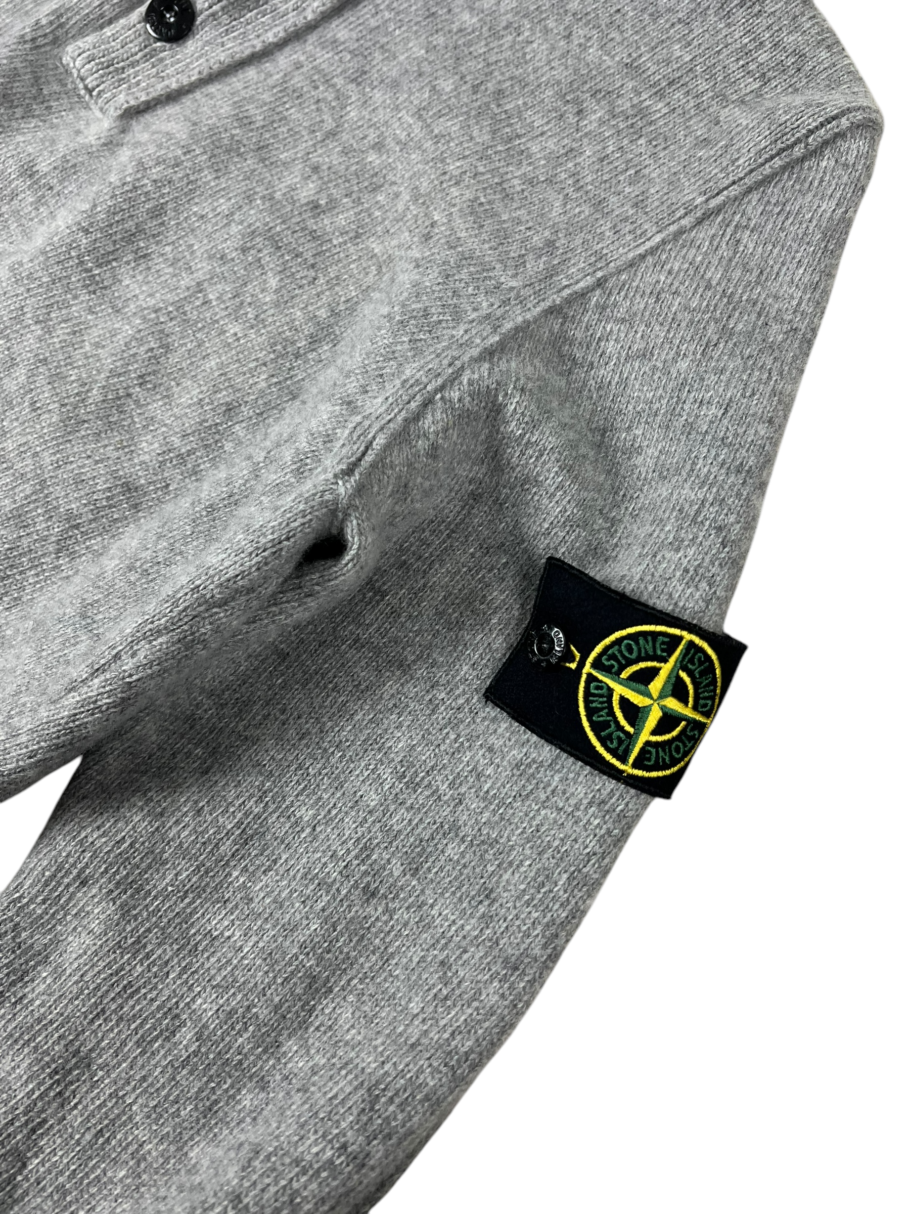 PULL STONE ISLAND