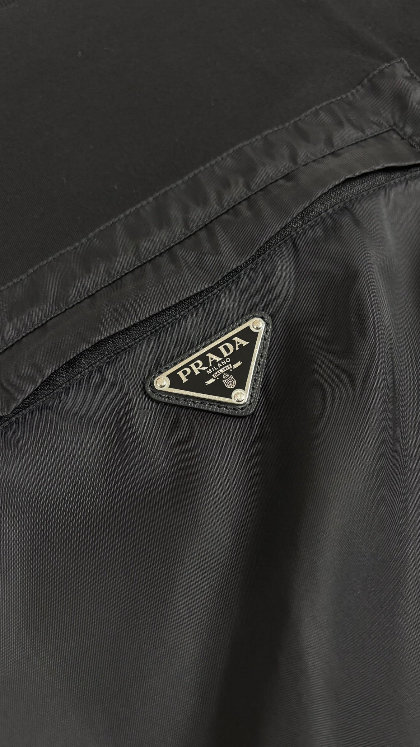 Tee-shirt Prada Poche Zippée noir taille S - vue 3/5
