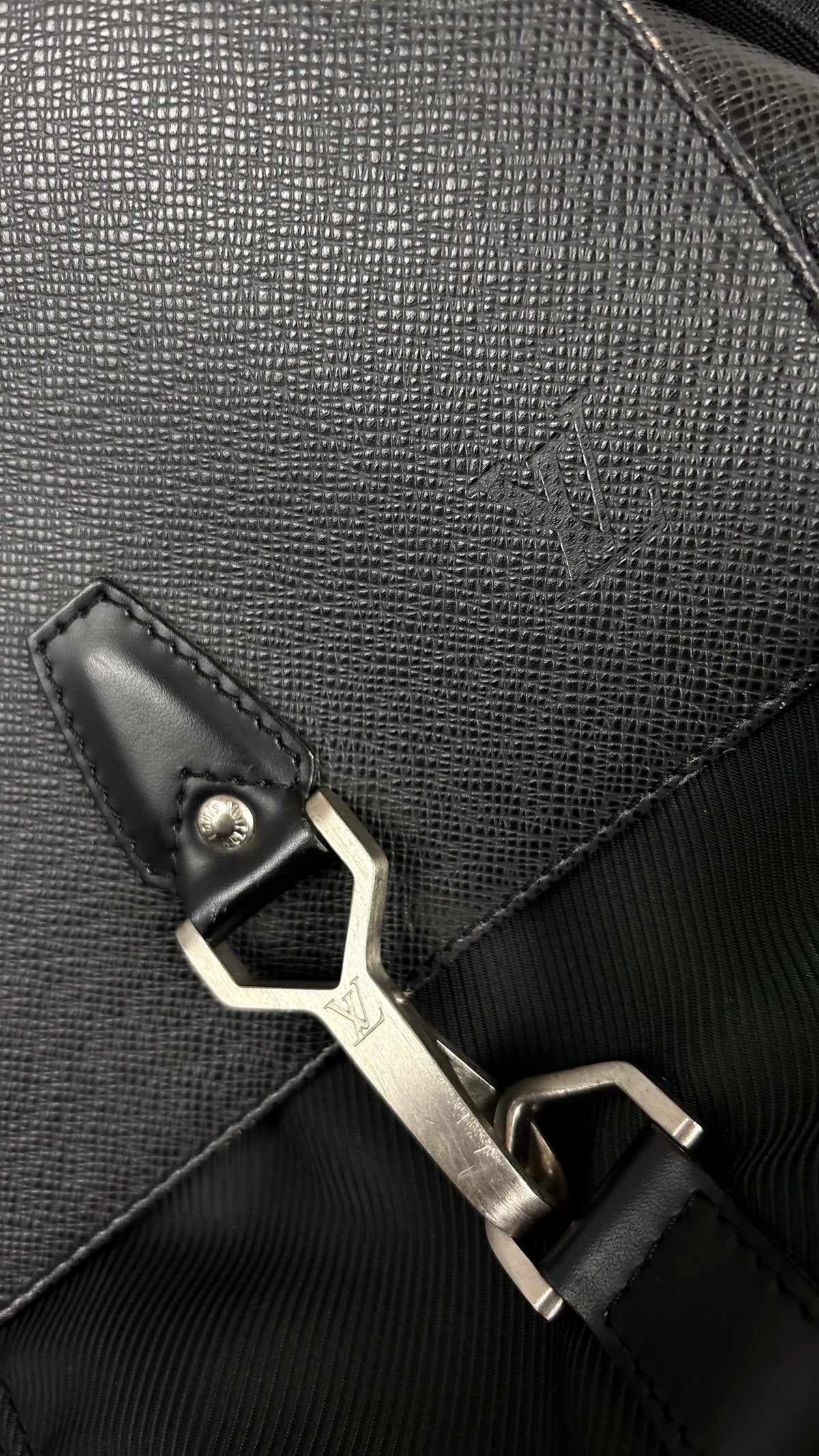 Sacoche Louis Vuitton Dersou Taïga - Noir / Vert - Taille UNI