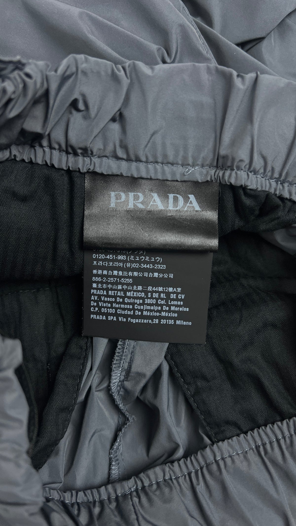 Pantalon Jogging Prada en Nylon, Gris, Taille 48 — photographie complémentaire 5