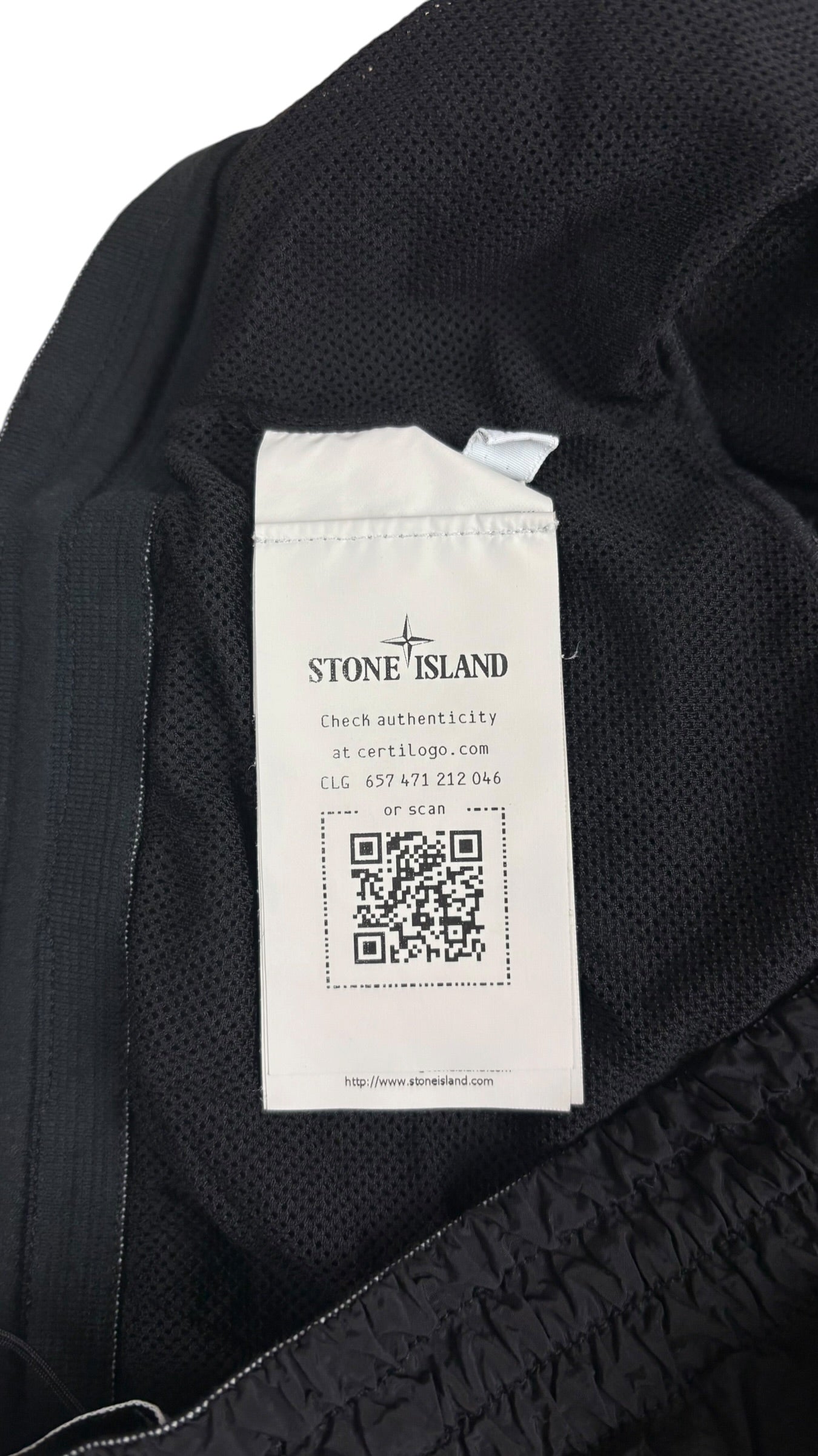 Short Stone Island Junior molletonné noir 14 ans neuf - vue 5/5
