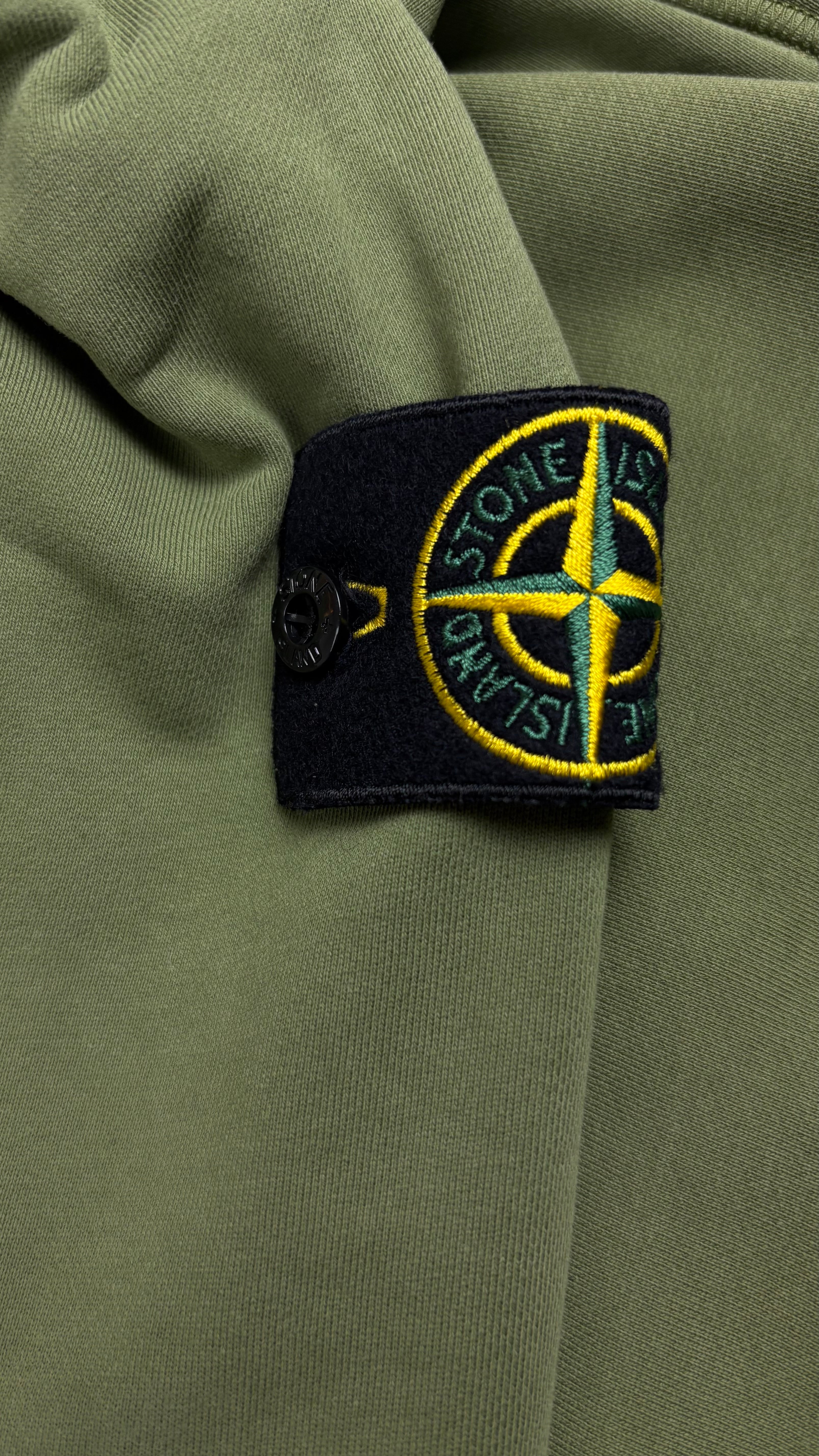 Pull Crewneck Stone Island kaki neuf Collection 2026 - vue 3/4