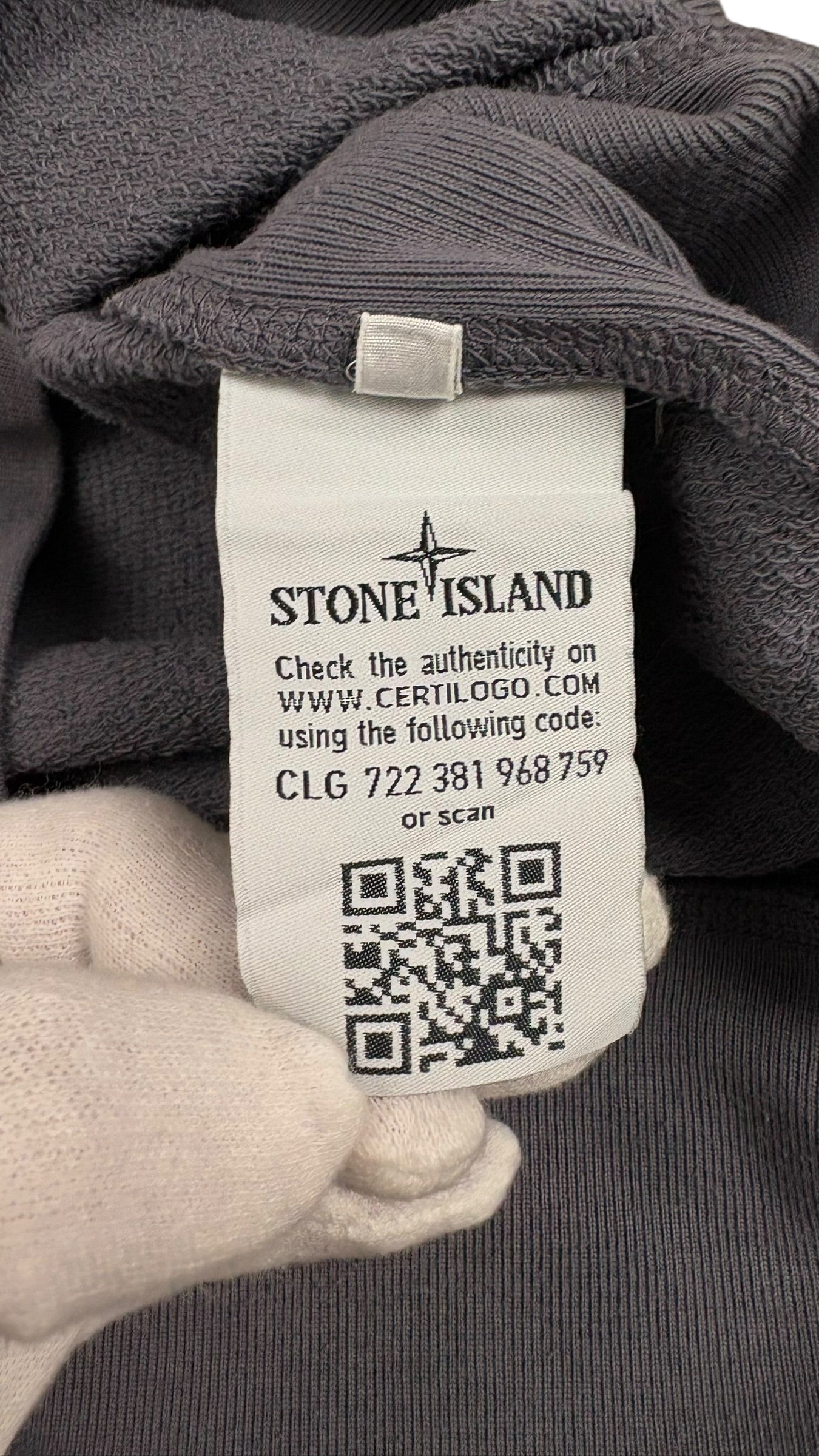 Pull Zippé Stone Island gris taille M - Logo et étiquette