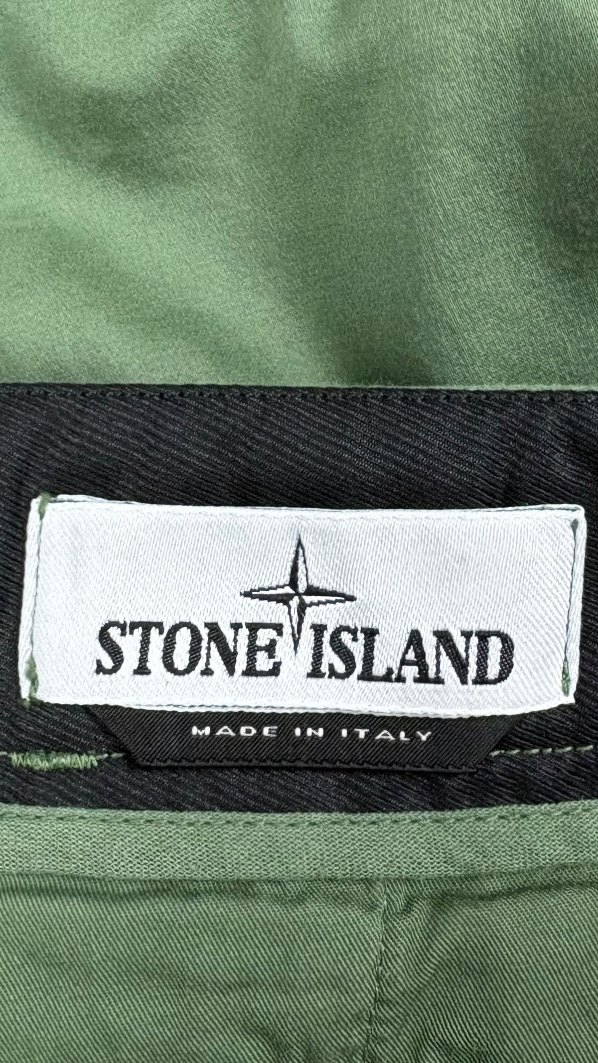Pantalon Cargo Stone Island Skinny Vert Taille W31 – photo complémentaire 1 – NB08 Shop