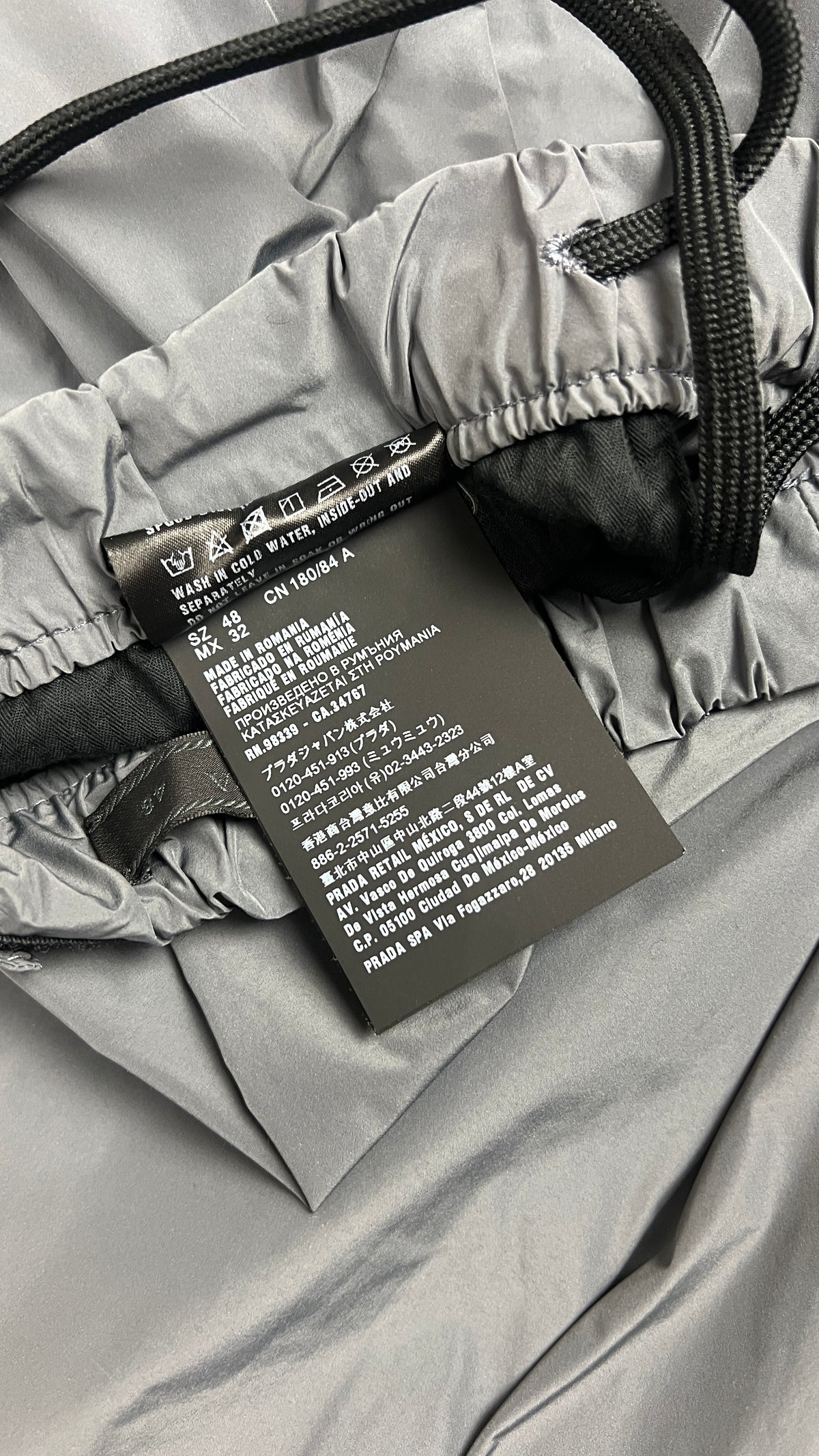 Pantalon Jogging Prada en Nylon, Gris, Taille 48 — photographie complémentaire 6