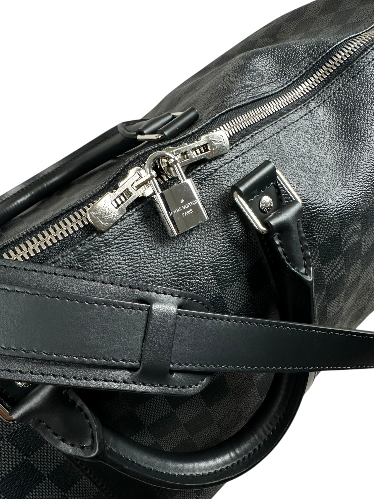 LOUIS VUITTON - SAC DE VOYAGE KEEPALL BANDOULIÈRE 55 - TOILE DAMIER GRAPHITE