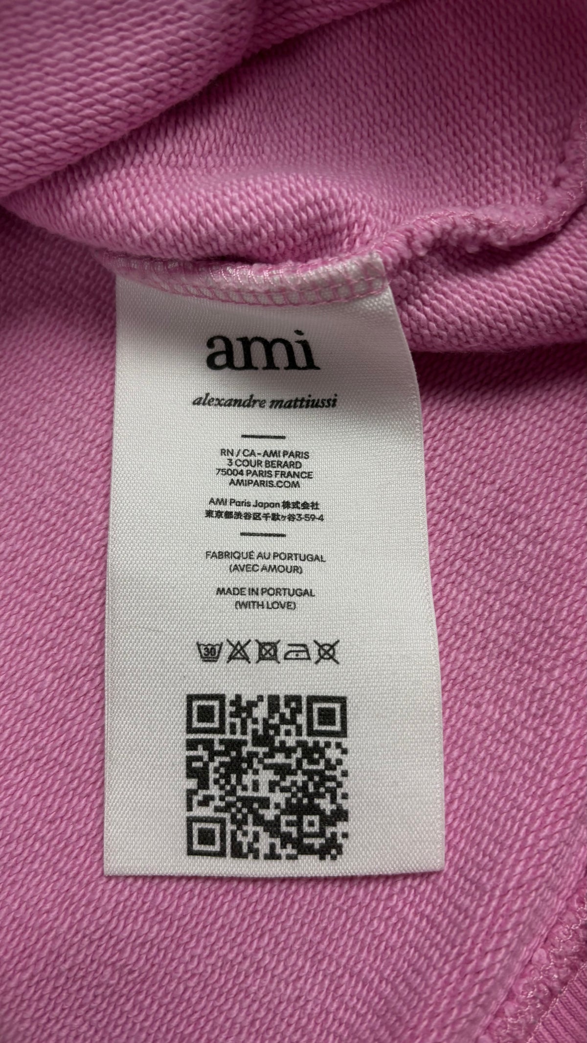Hoodie Ami de Cœur AMI Paris rose, détail étiquettes et finitions — vue 5