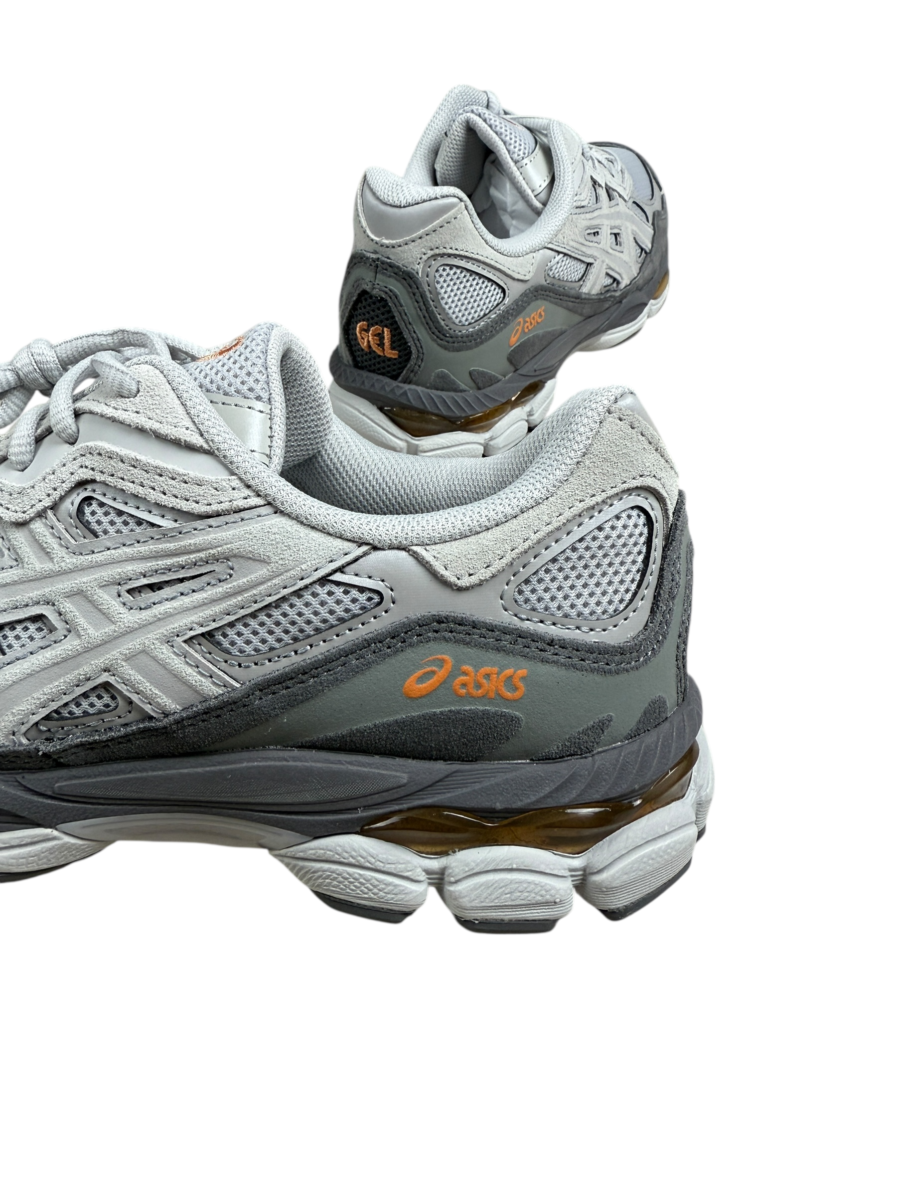 Sneakers Asics gris taille 41 1/2 - Détail