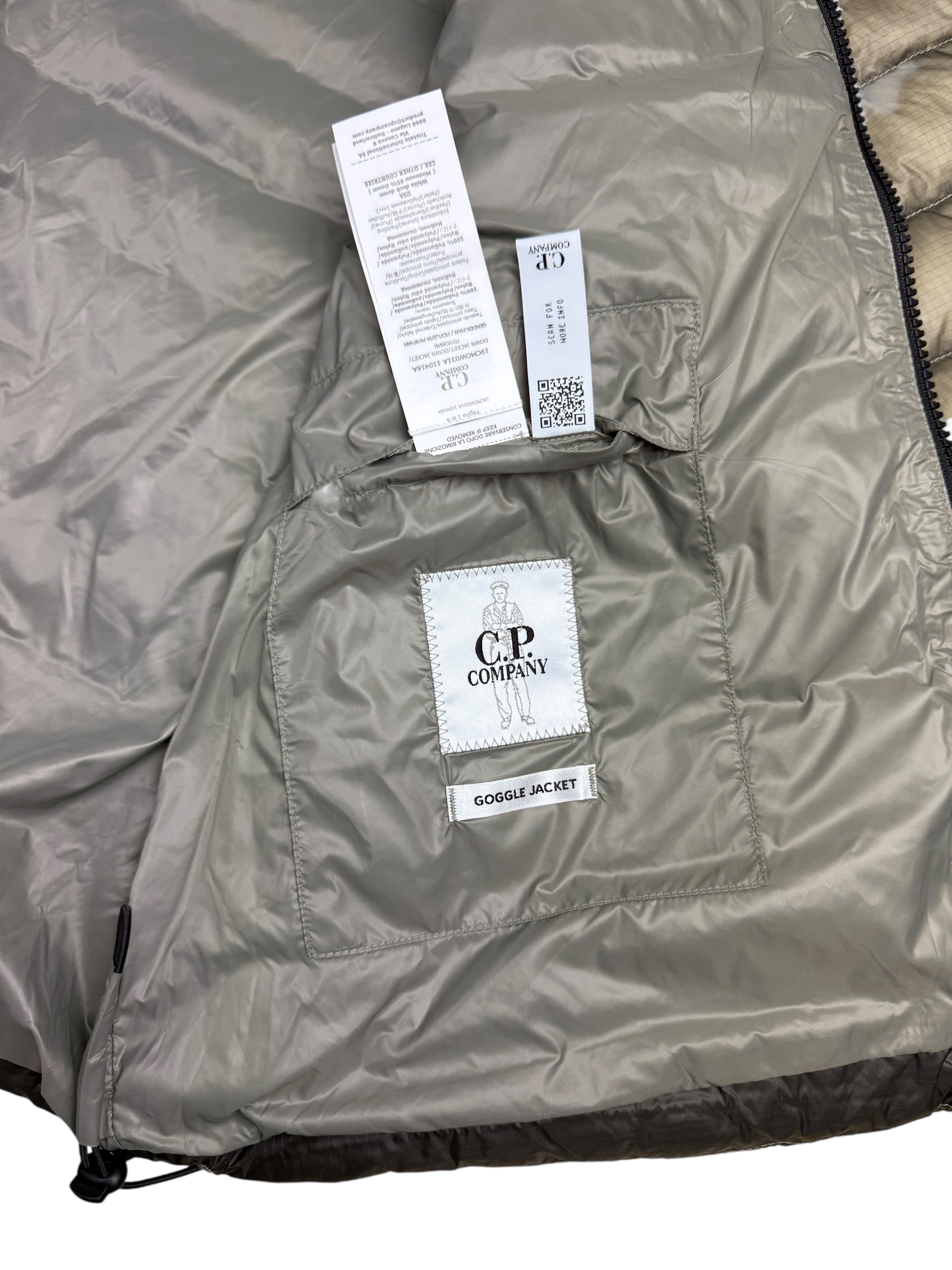 Doudoune C.P Company camel taille M - Logo et étiquette