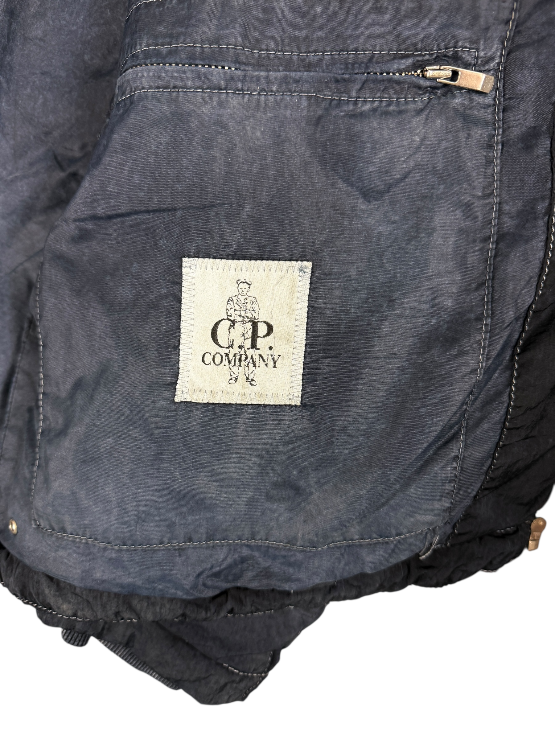 Doudoune C.P Company marine taille XL - Logo et étiquette