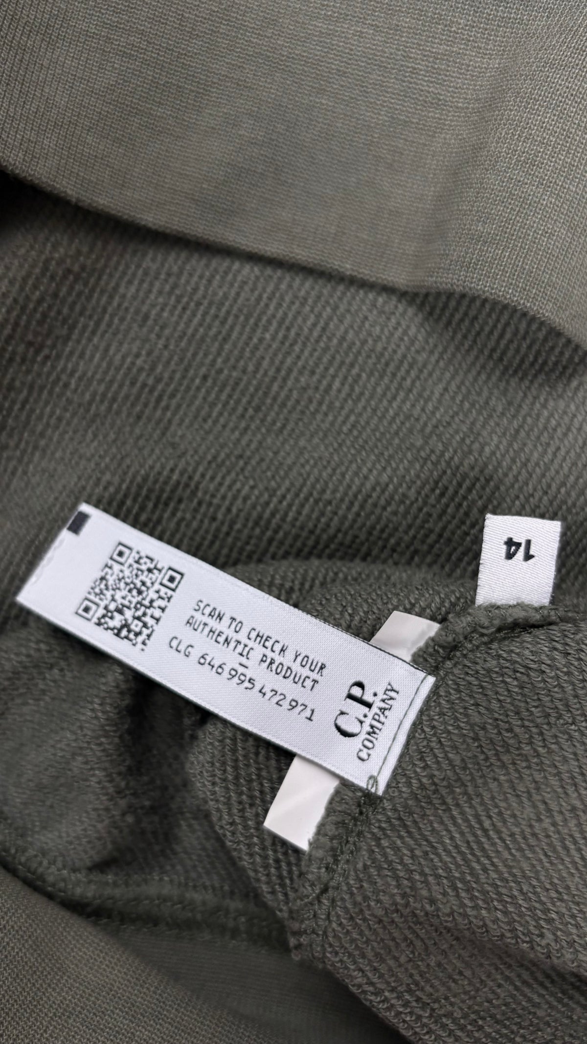 Ensemble C.P Company kaki taille 14 ans, détail étiquettes et finitions — vue 7