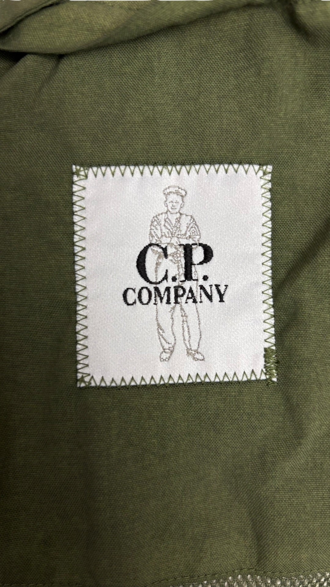 Gilet C.P Company kaki taille 48 - Logo et étiquette