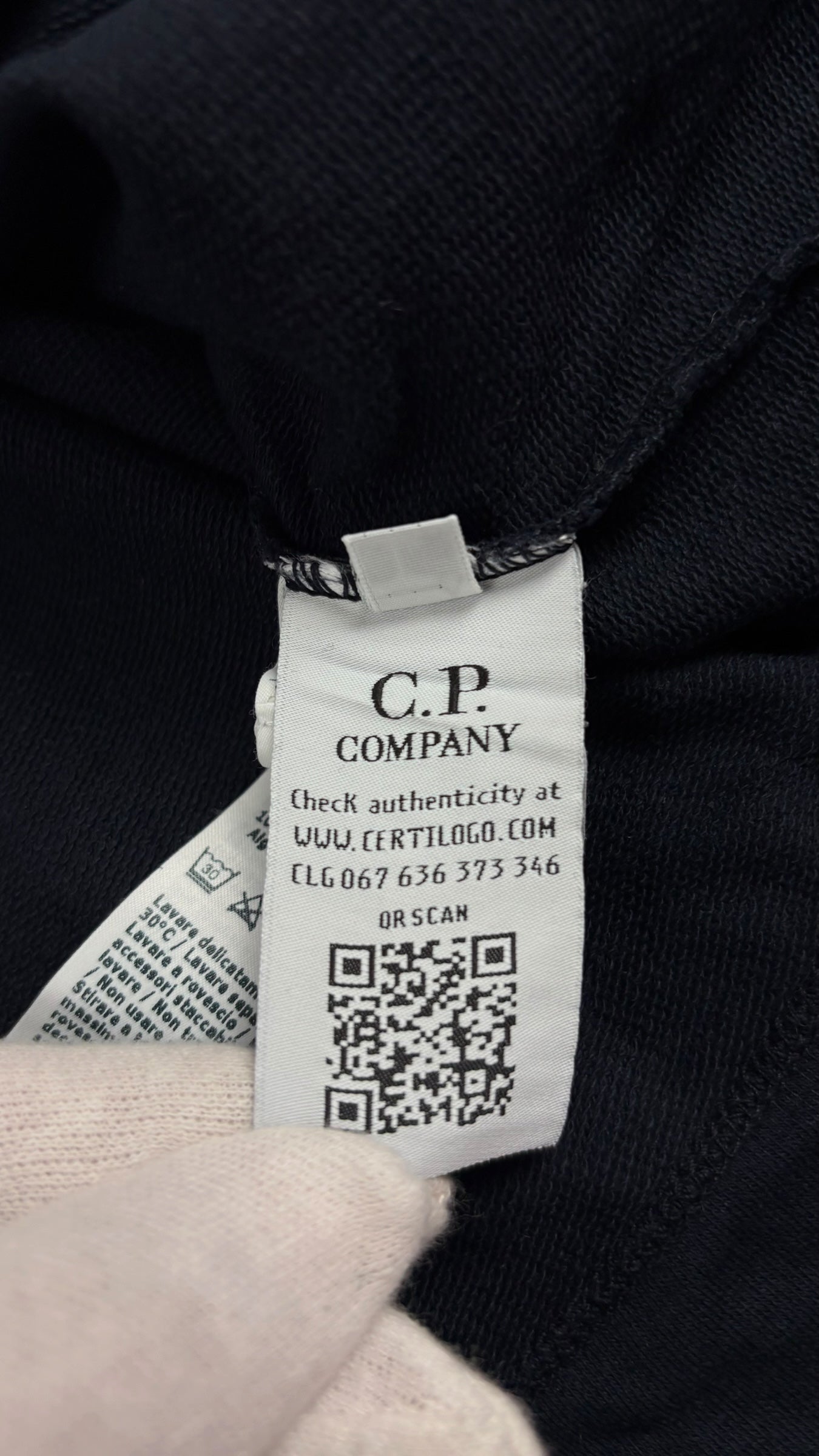 Hoodie C.P Company marine taille L - Logo et étiquette