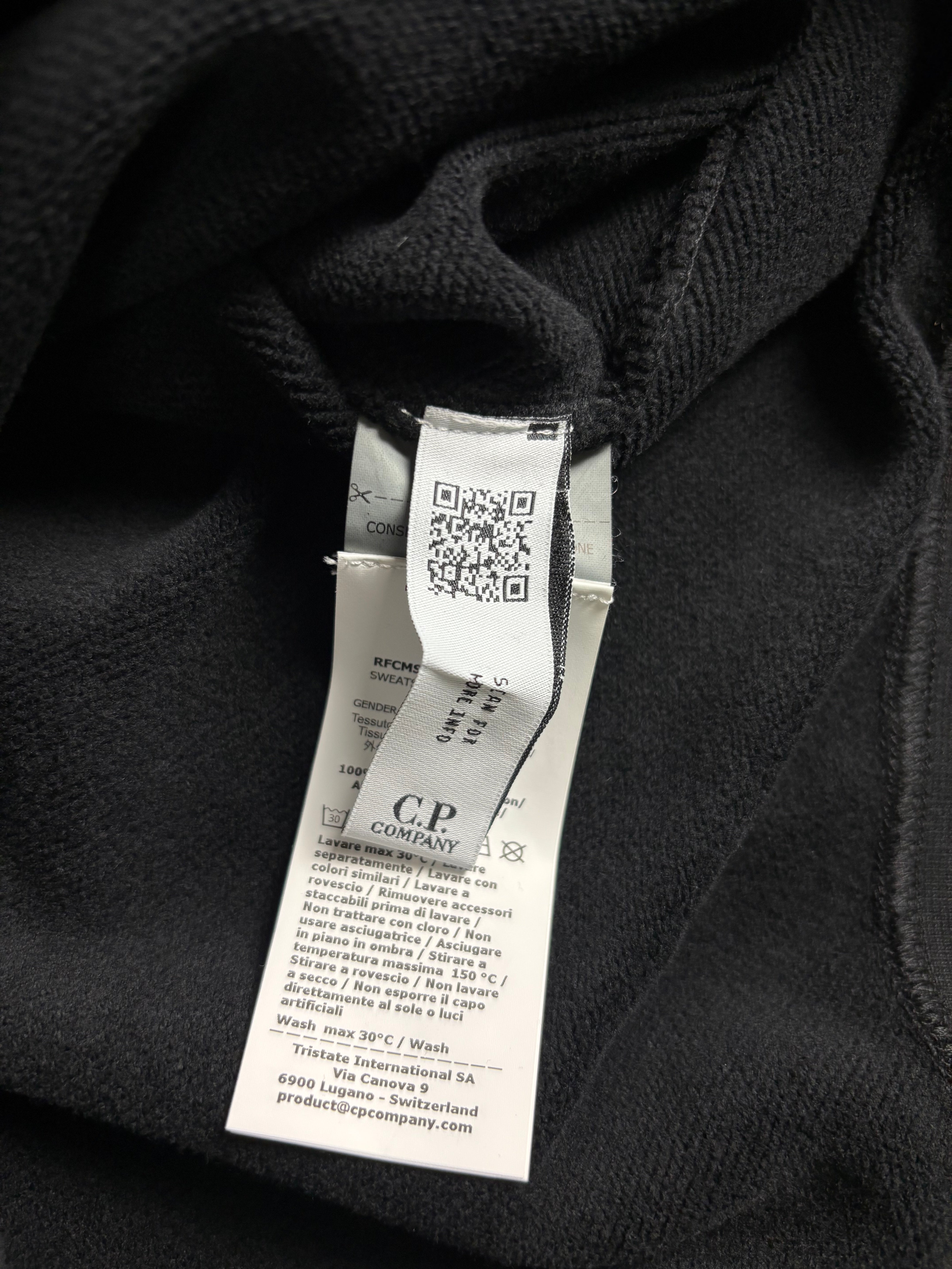 Hoodie C.P Company noir taille S - Détail