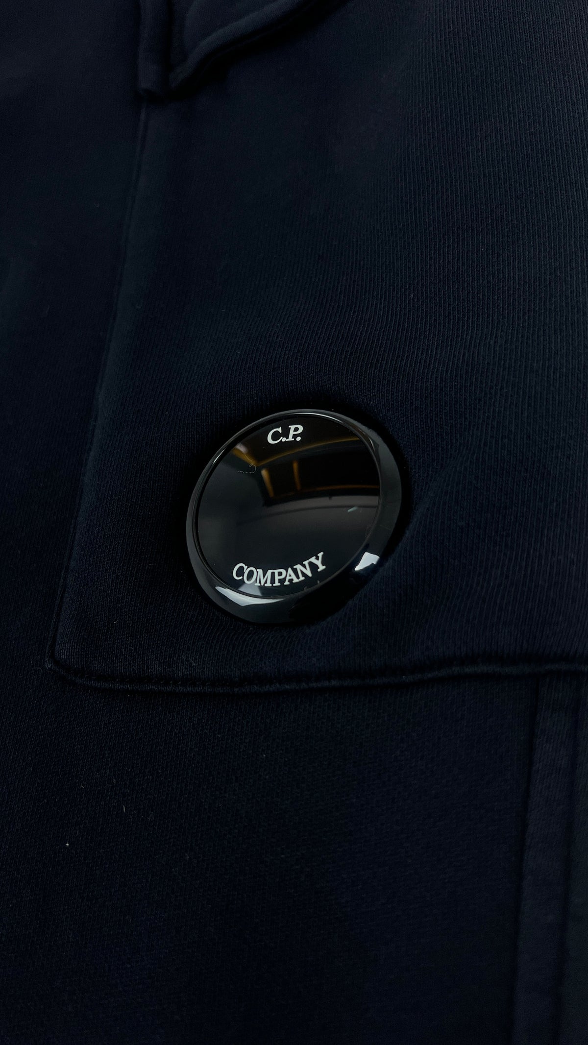 Jogging Cargo C.P Company Cotton Diagonal Fleece Total Eclipse marine taille L, détail étiquettes et finitions — vue 3