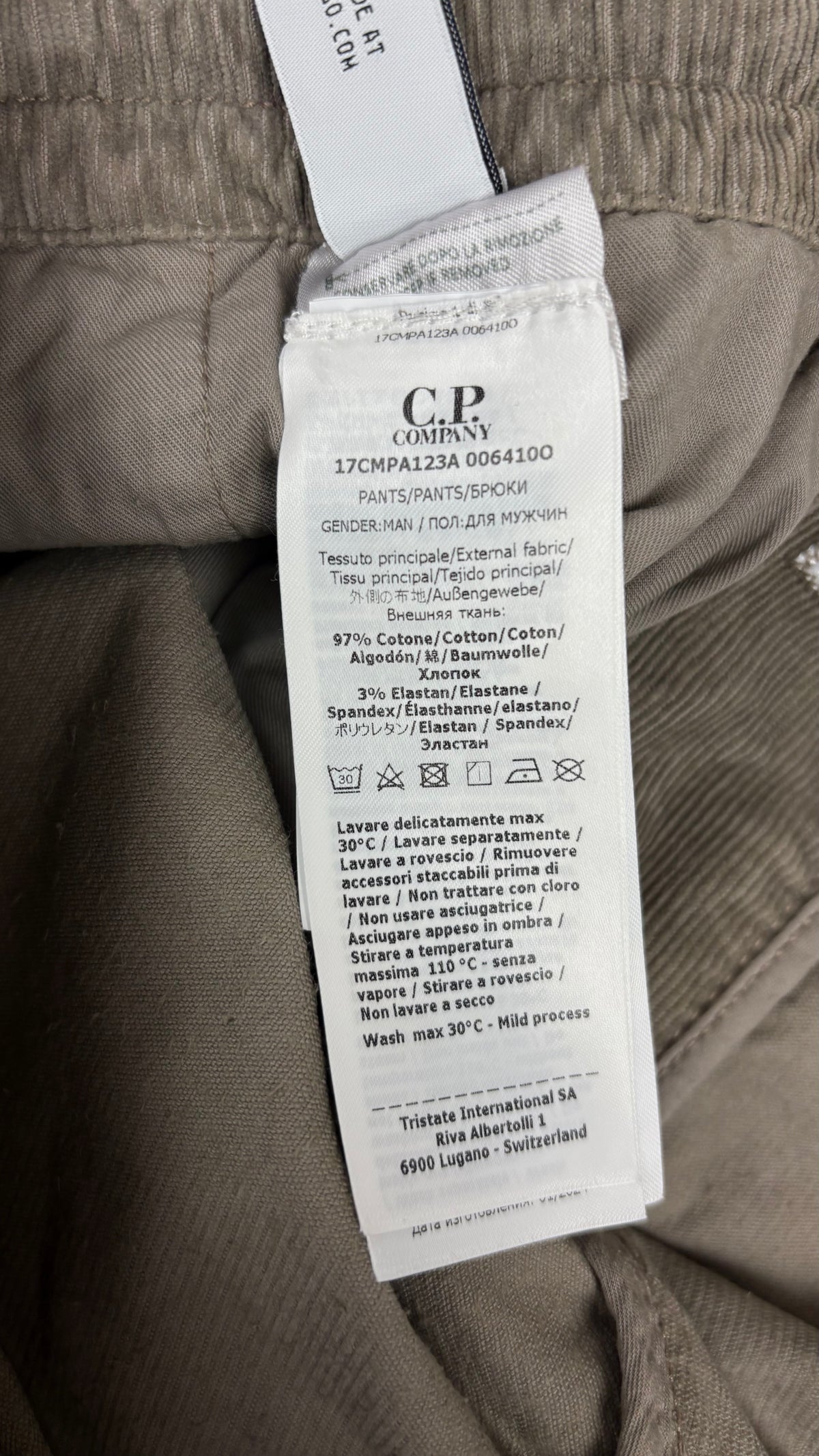 Pantalon Cargo C.P Company en Velours Côtelé taupe, détail étiquettes et finitions — vue 7