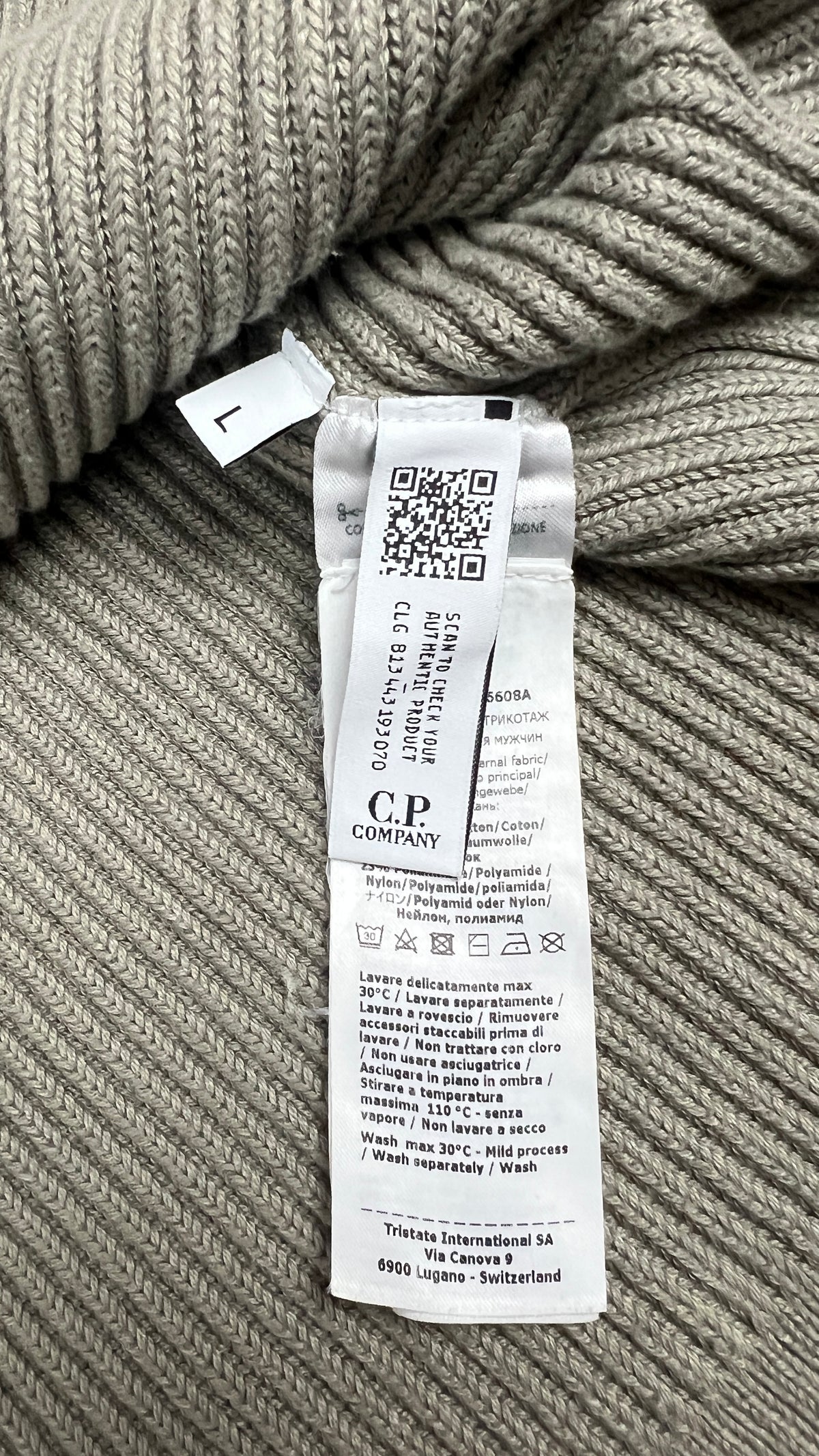 Pull Col Roulé C.P Company Full Rib kaki grisé taille L, détail étiquettes et finitions — vue 5