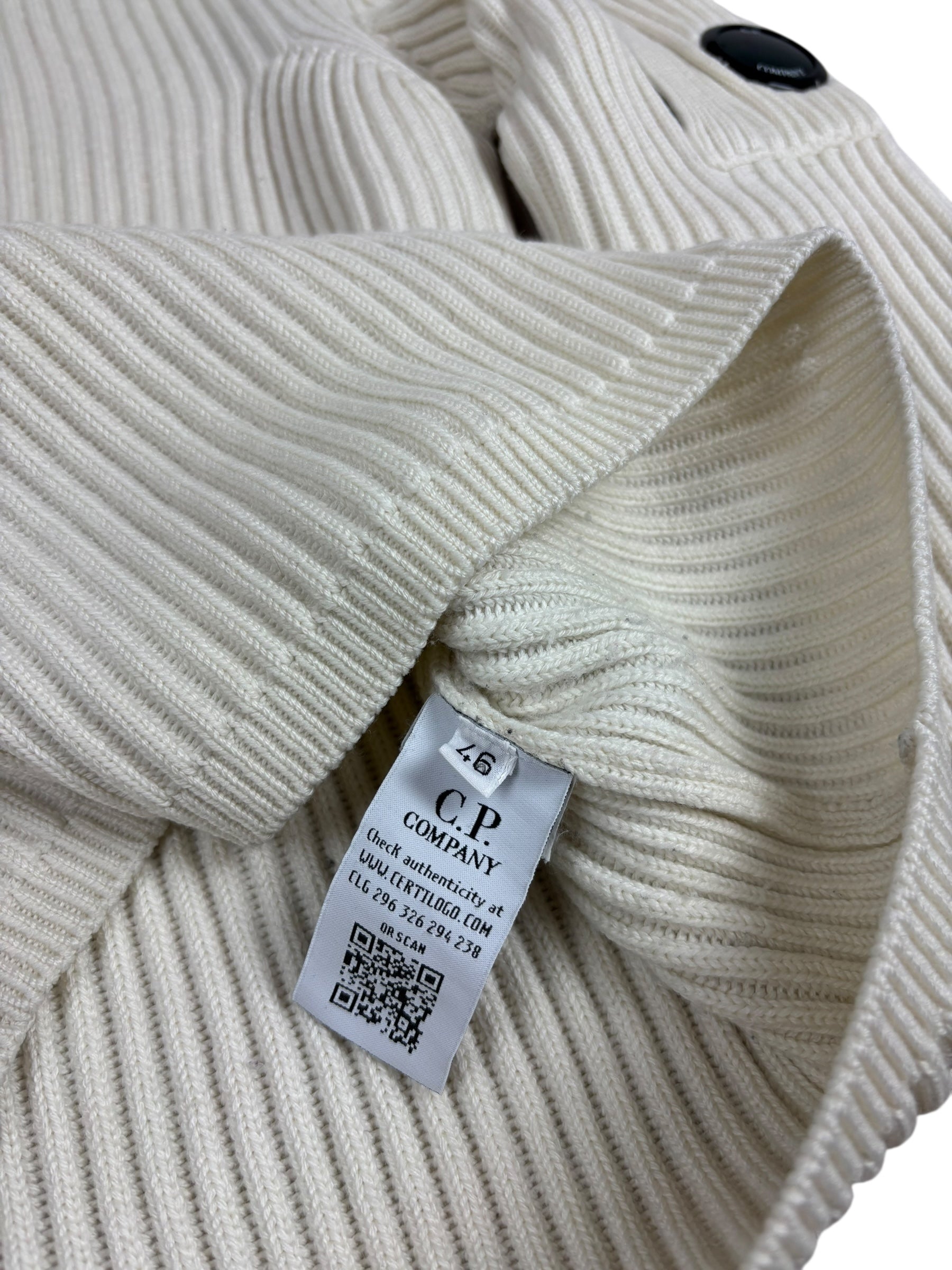 Pull C.P Company crème taille 46 - Logo et étiquette