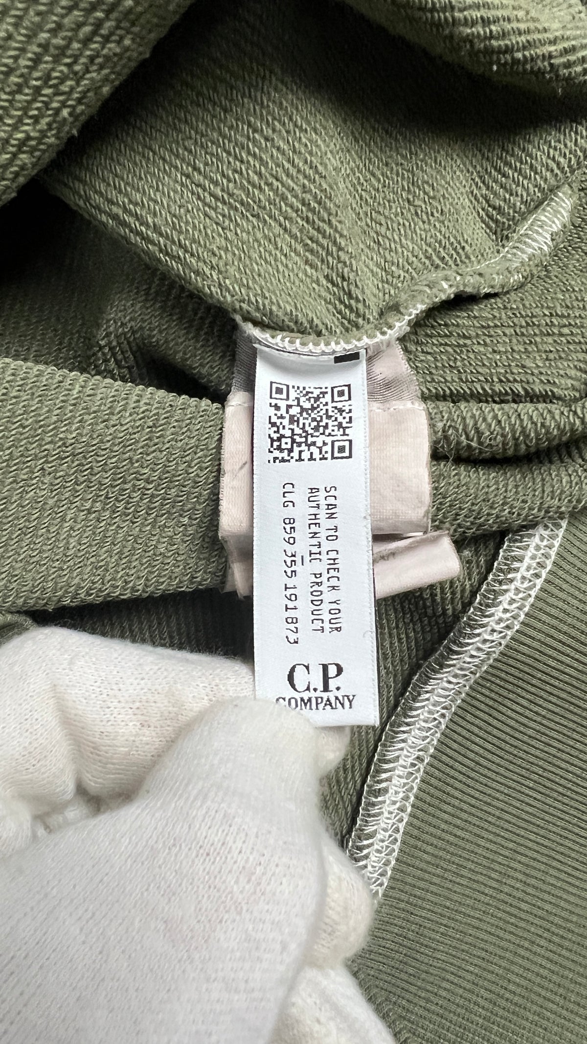 Pull Crewneck C.P Company Lens Resist Dyed kaki taille M, détail étiquettes et finitions — vue 5