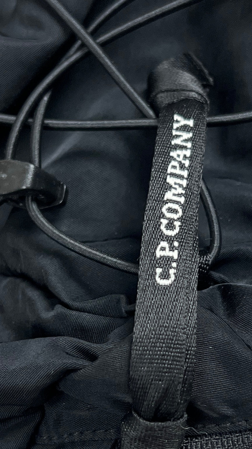 Sacoche Crossbody C.P Company Nylon B noir, détail matière et finitions — vue 5