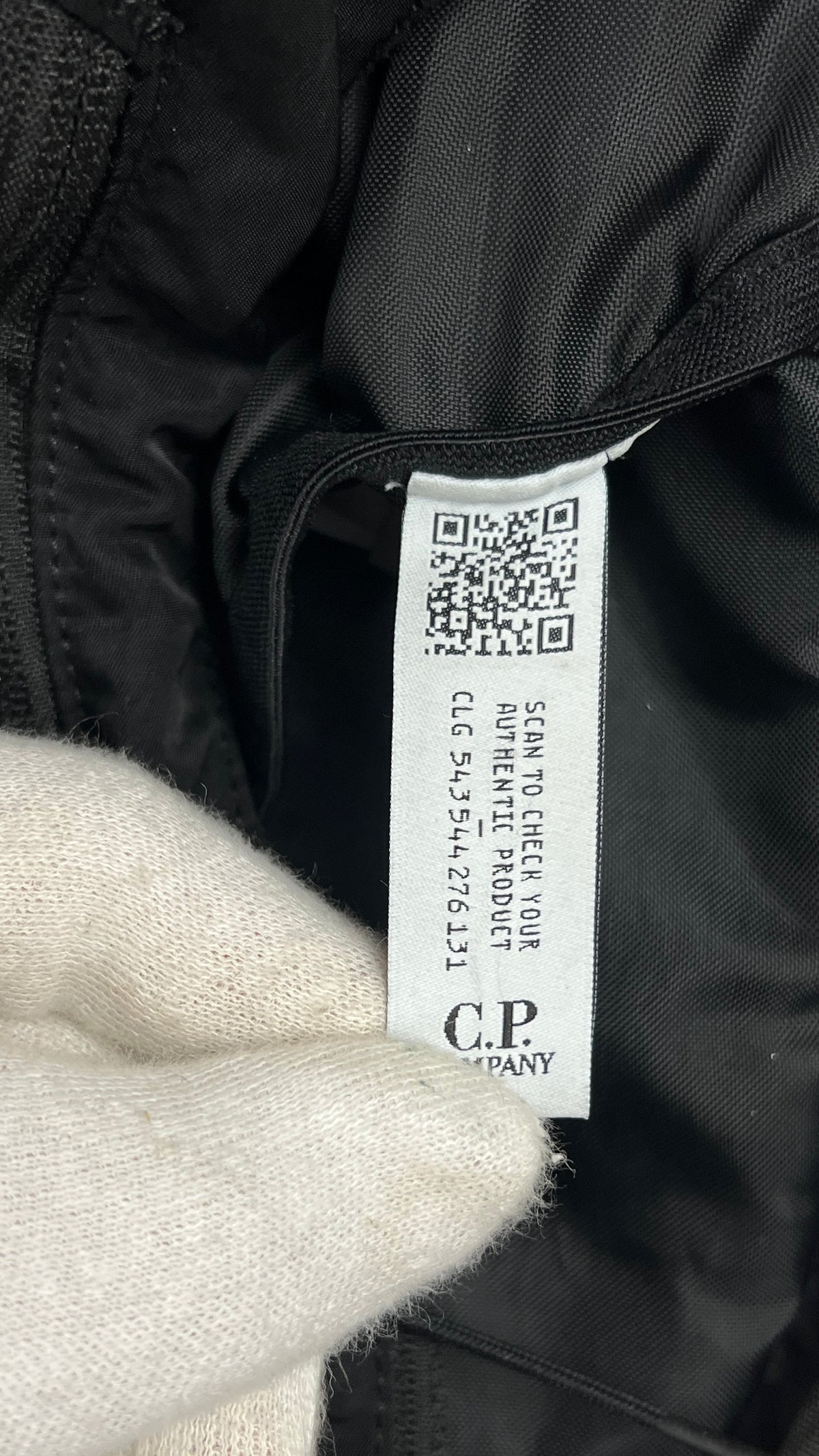Sacoche Crossbody C.P Company Nylon B noir, détail matière et finitions — vue 6